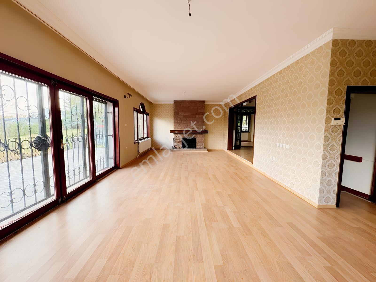 Gölbaşı Satılık 8+1 Villa Göl Manzaralı Site İçerisinde 3 Katlı! — fotoğraf 6