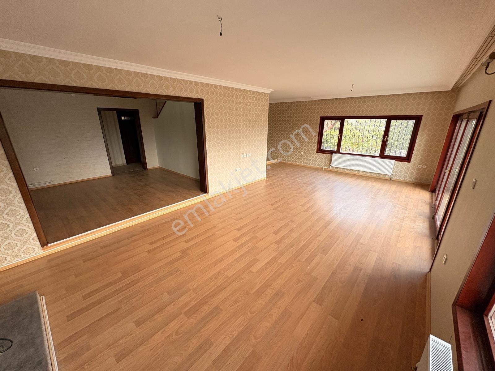 Gölbaşı Satılık 8+1 Villa Göl Manzaralı Site İçerisinde 3 Katlı! — fotoğraf 11