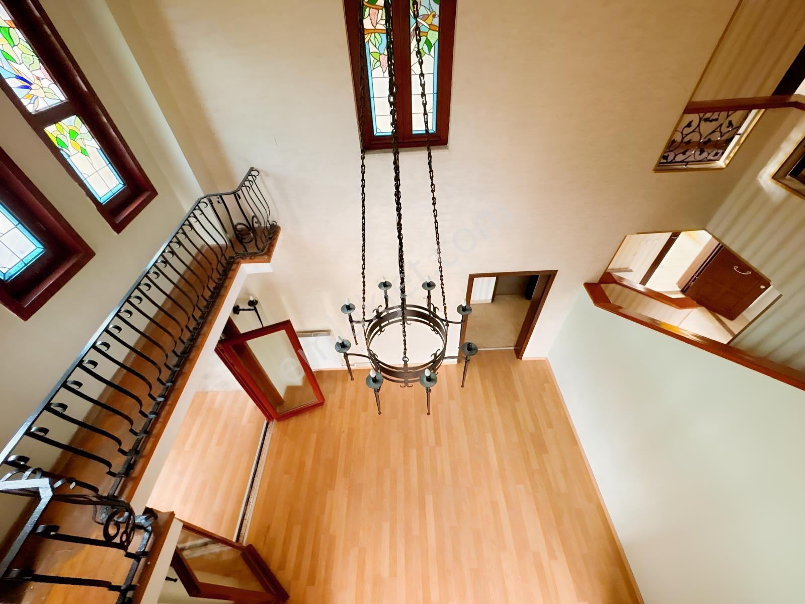 Gölbaşı Satılık 8+1 Villa Göl Manzaralı Site İçerisinde 3 Katlı! — fotoğraf 19