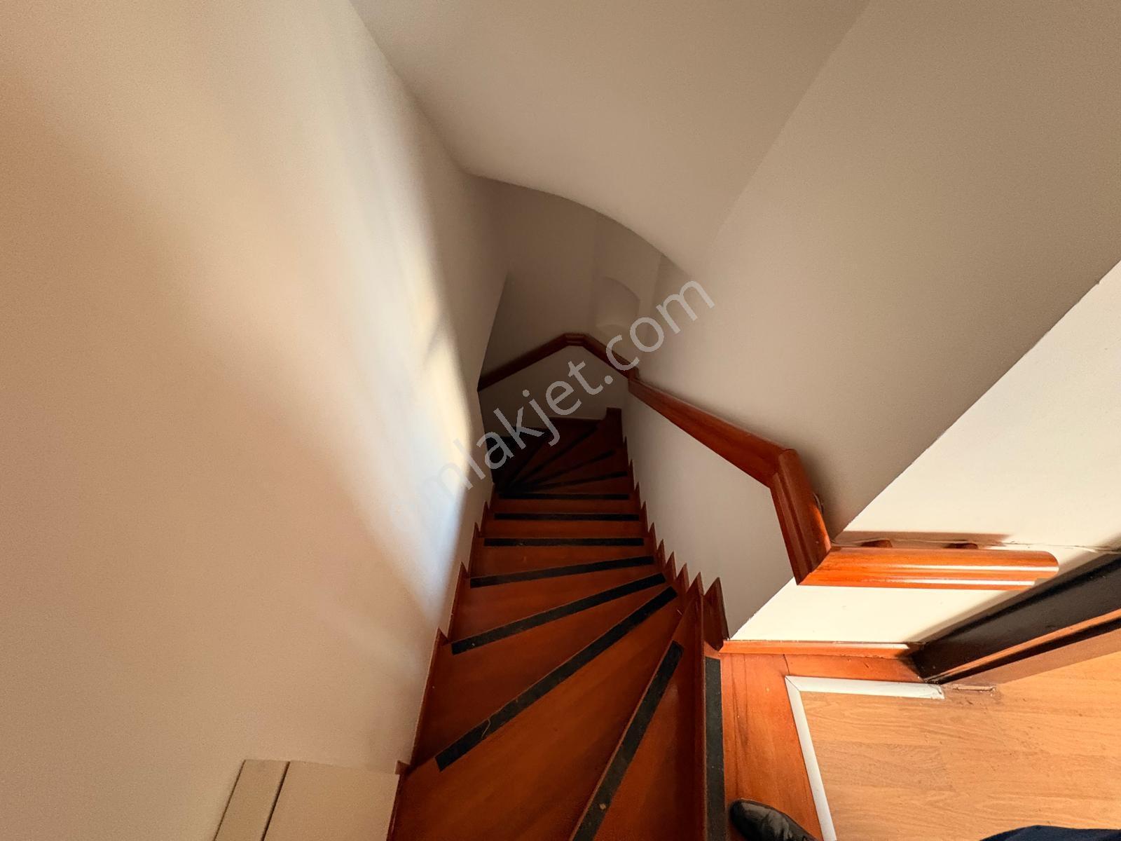 Gölbaşı Satılık 8+1 Villa Göl Manzaralı Site İçerisinde 3 Katlı! — fotoğraf 20