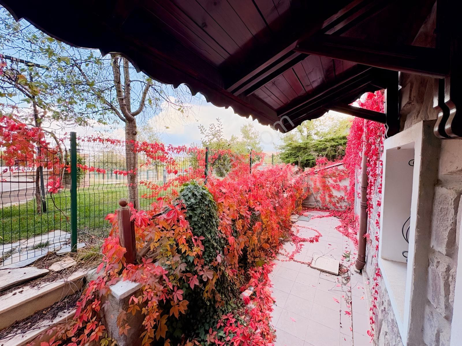 Gölbaşı Satılık 8+1 Villa Göl Manzaralı Site İçerisinde 3 Katlı! — fotoğraf 21