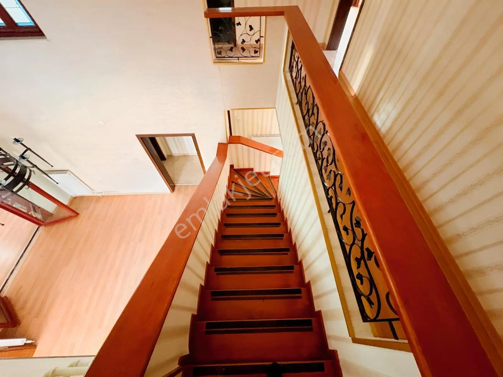 Gölbaşı Satılık 8+1 Villa Göl Manzaralı Site İçerisinde 3 Katlı! — fotoğraf 52