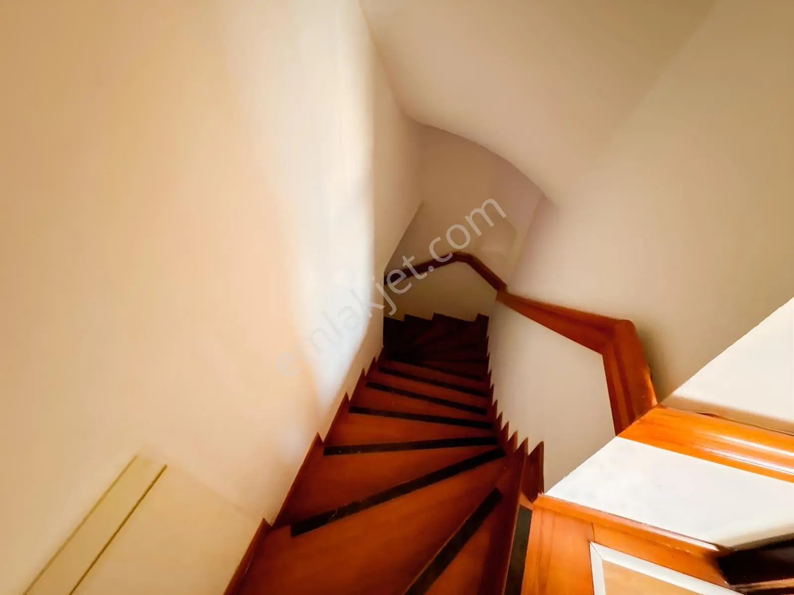Gölbaşı Satılık 8+1 Villa Göl Manzaralı Site İçerisinde 3 Katlı! — fotoğraf 54
