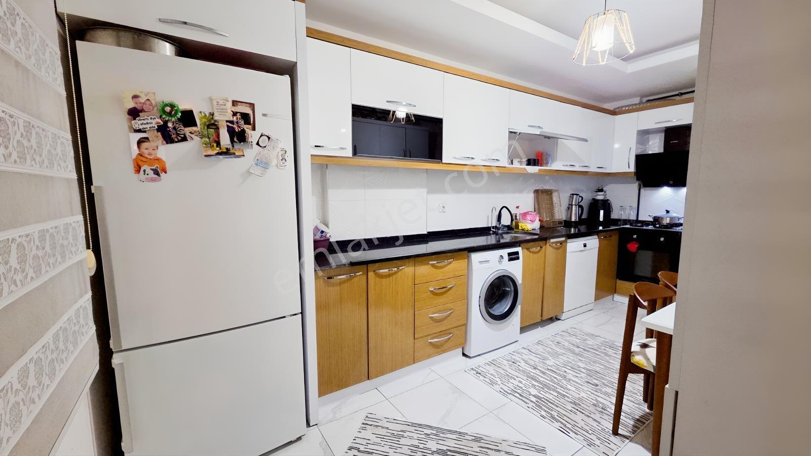 Habibler Mahallesinde 1.katta Asansörlü 3+1 120m² Fırsat Daire