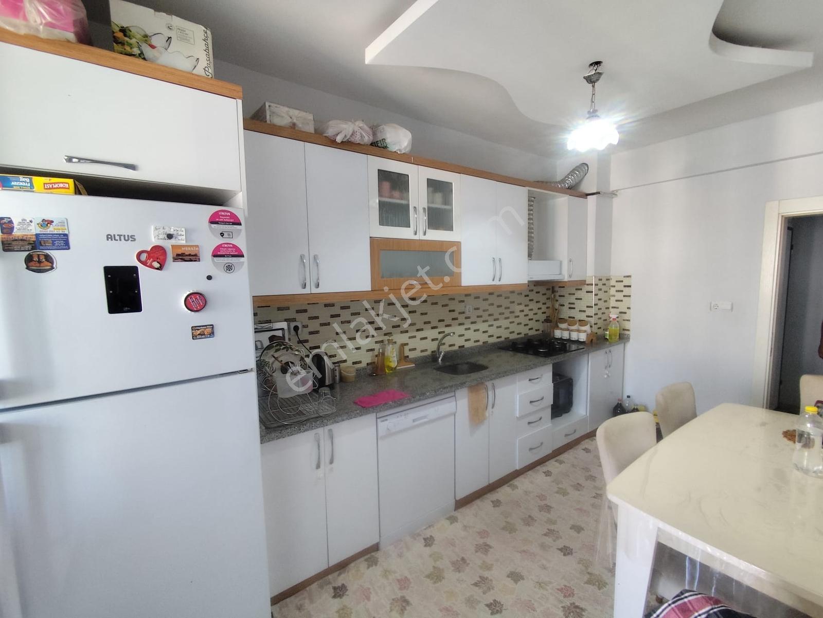 Tekerek Mahallesinde Satılık 3+1 Daire