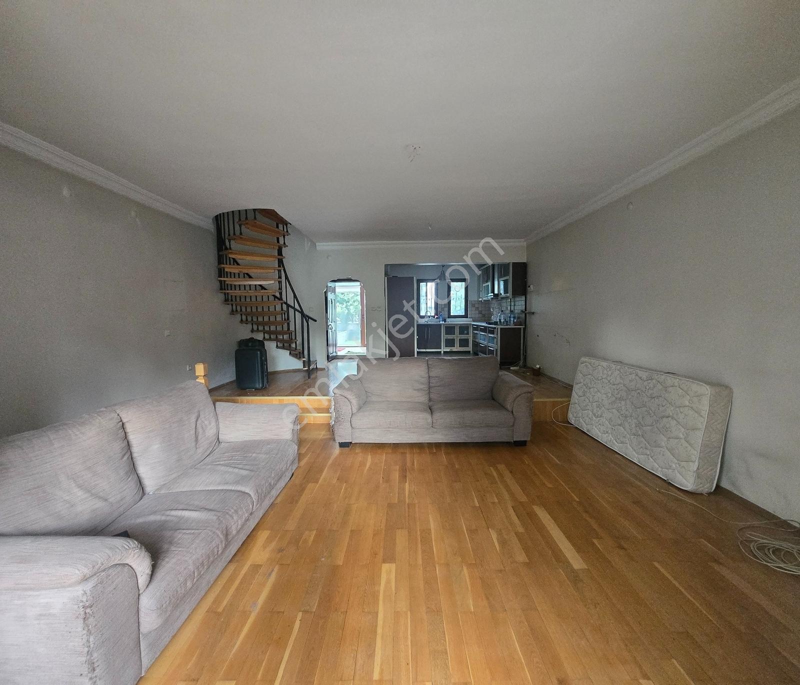 Koru Mahallesi Uyum Sitesi Yapılı Villa — fotoğraf 4