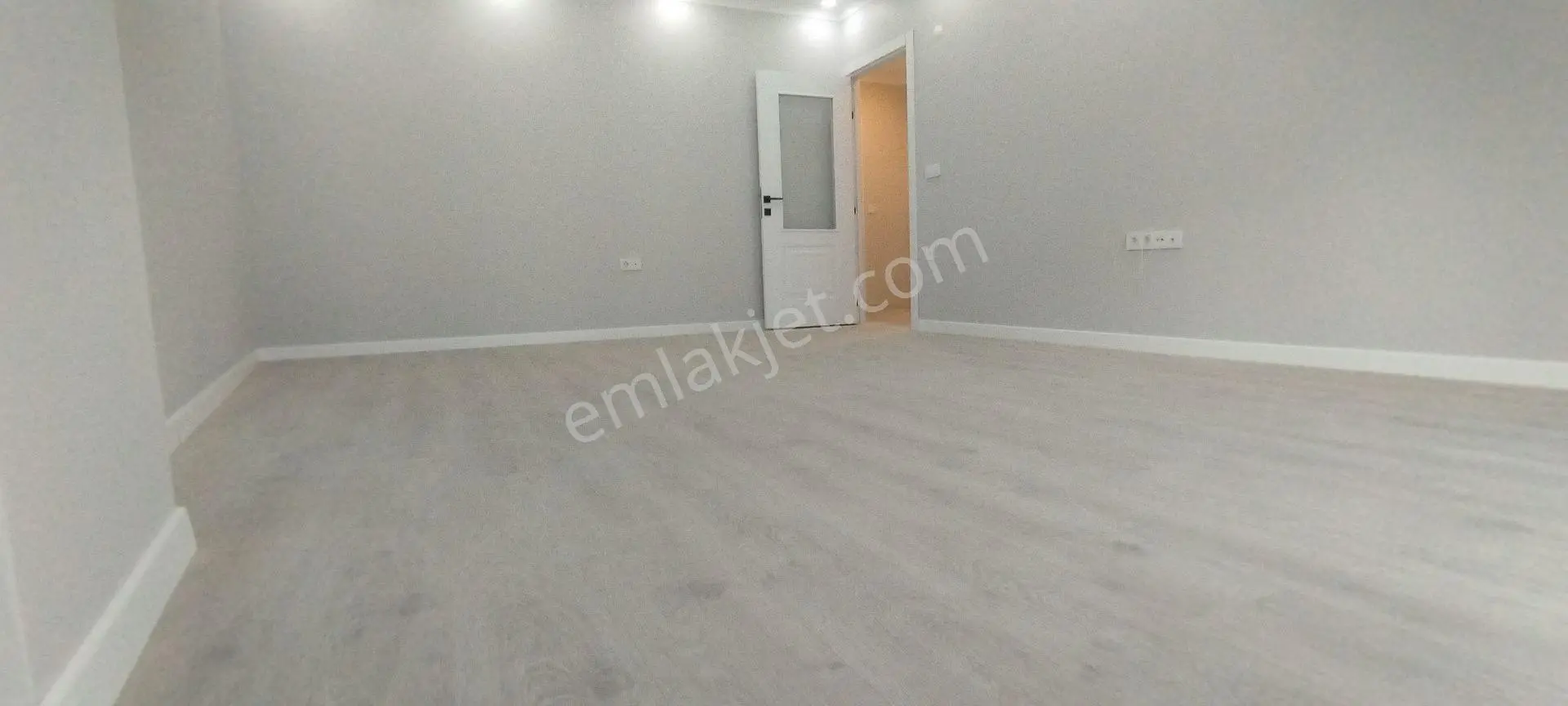 Çekmeköy Cumhuriyet Mahallesi'nde Satılık 2+1 Sıfır Daire — fotoğraf 2