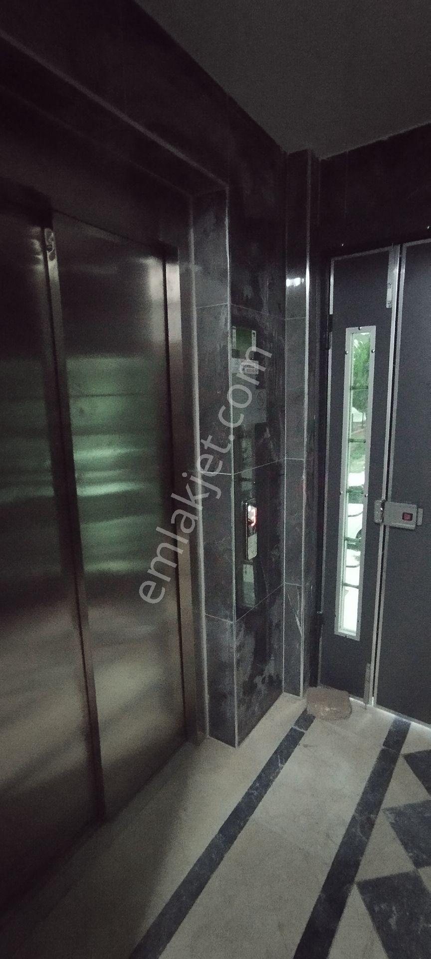 Çekmeköy Cumhuriyet Mahallesi'nde Satılık 2+1 Sıfır Daire — fotoğraf 24