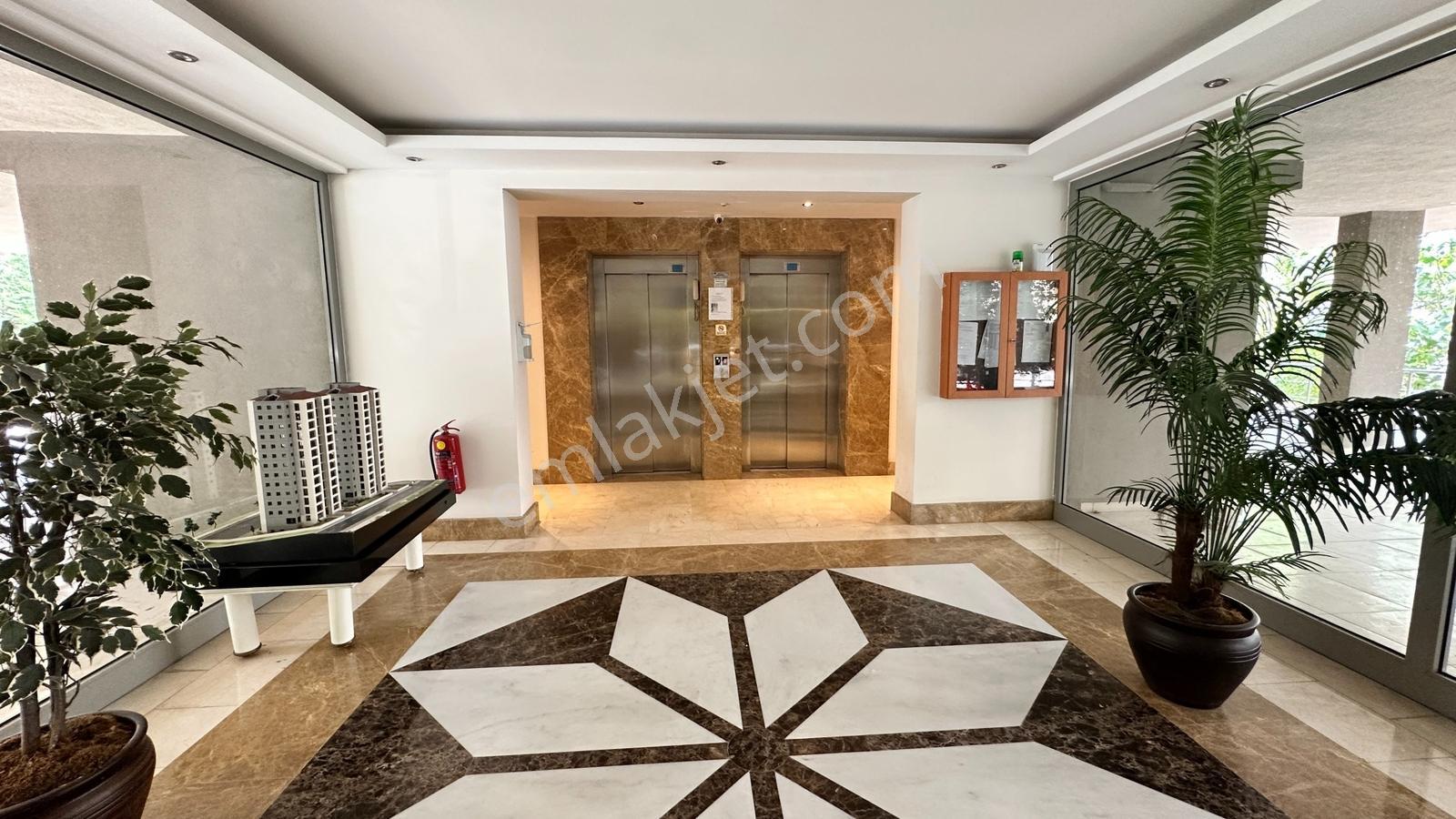 Göztepe Merdivenköy I Boş I Büyük M2 3+1 I Eb.banyolu I Balkonlu — fotoğraf 3