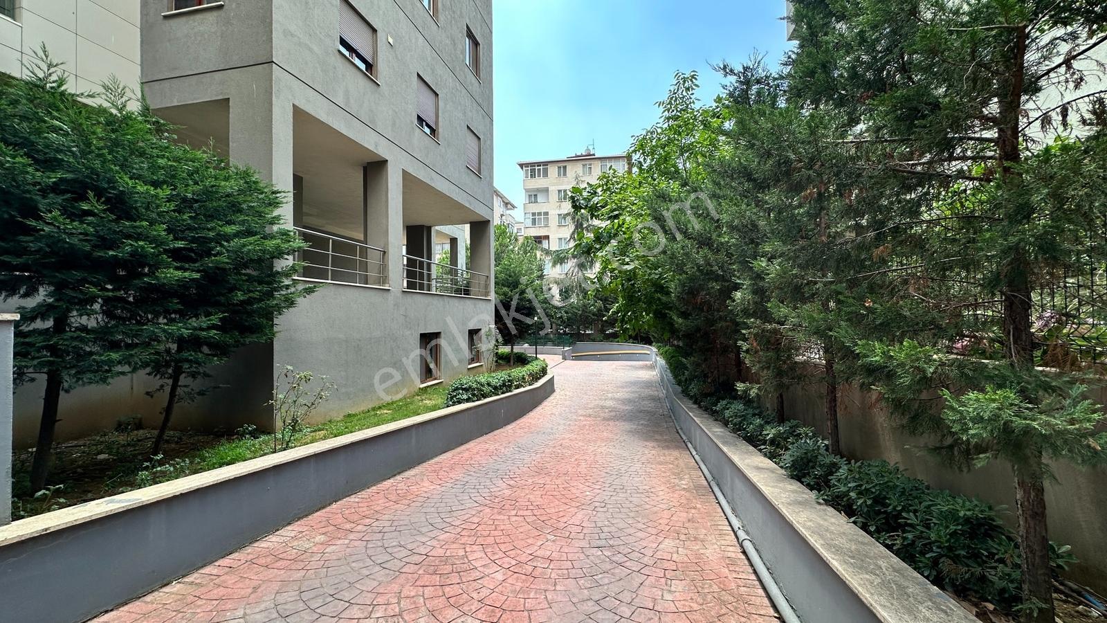 Göztepe Merdivenköy I Boş I Büyük M2 3+1 I Eb.banyolu I Balkonlu — fotoğraf 9