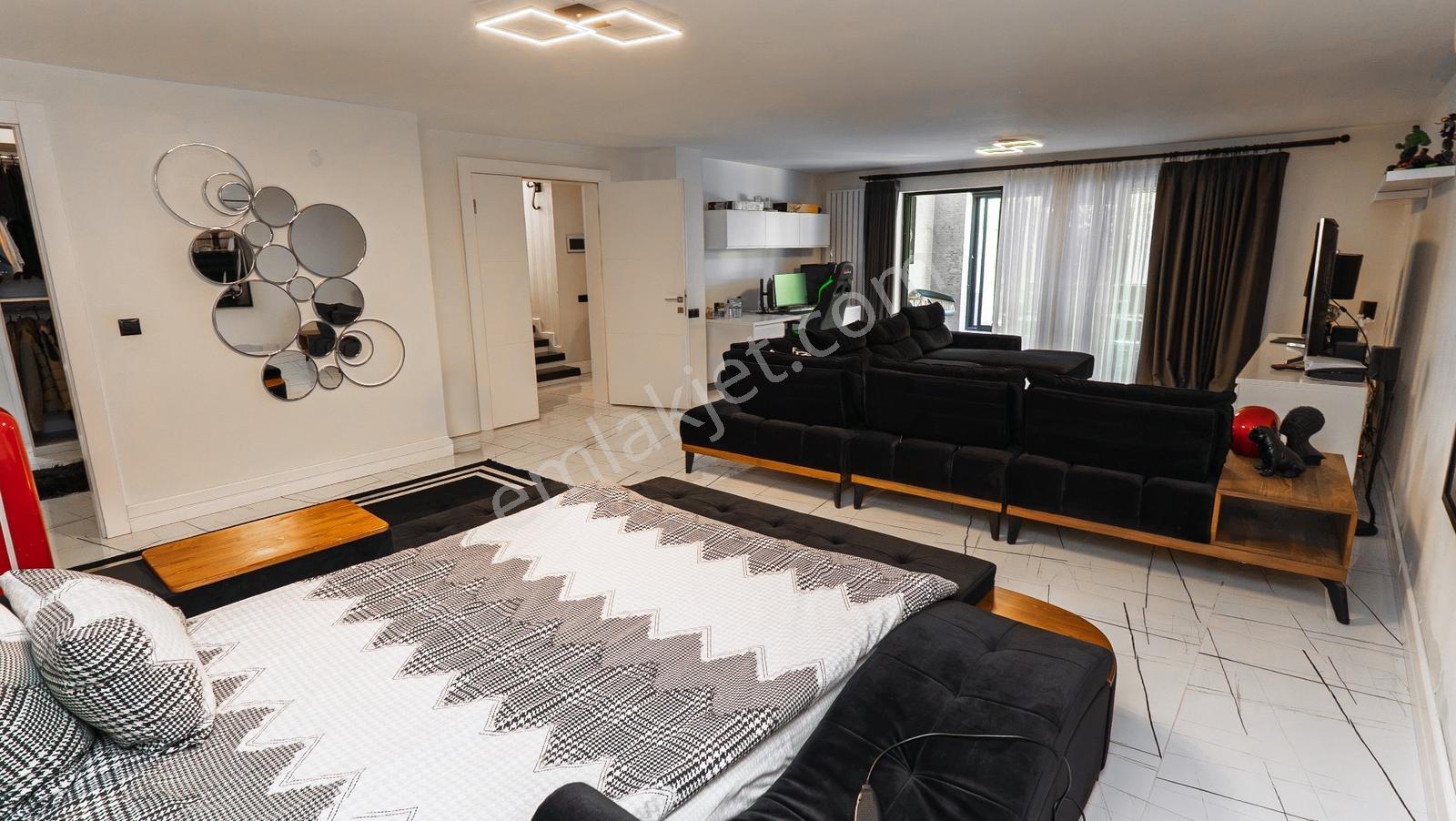 Beyler Caddesi Dostkent Sitesinde Şerefiyeli 6+2 Satılık Villa — fotoğraf 10