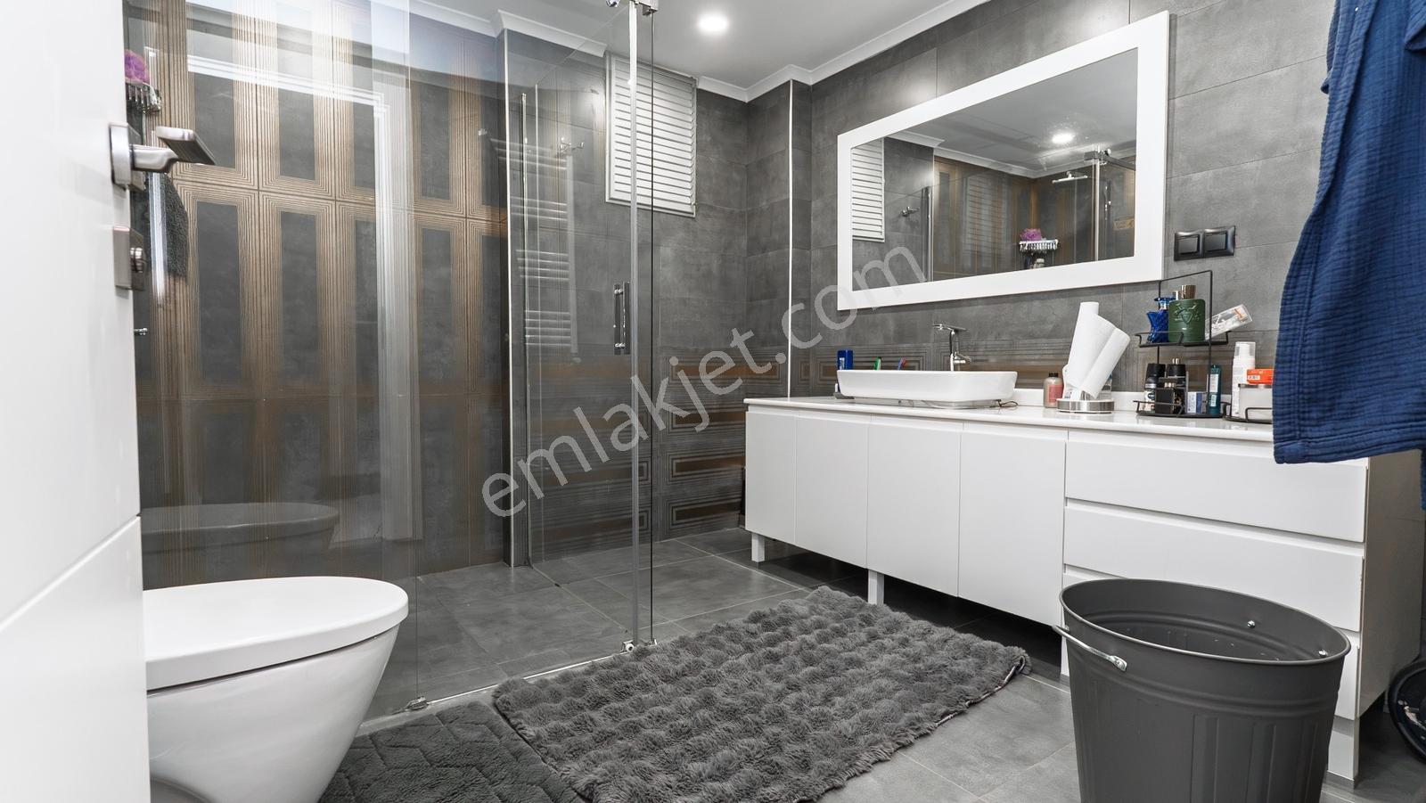 Beyler Caddesi Dostkent Sitesinde Şerefiyeli 6+2 Satılık Villa — fotoğraf 12