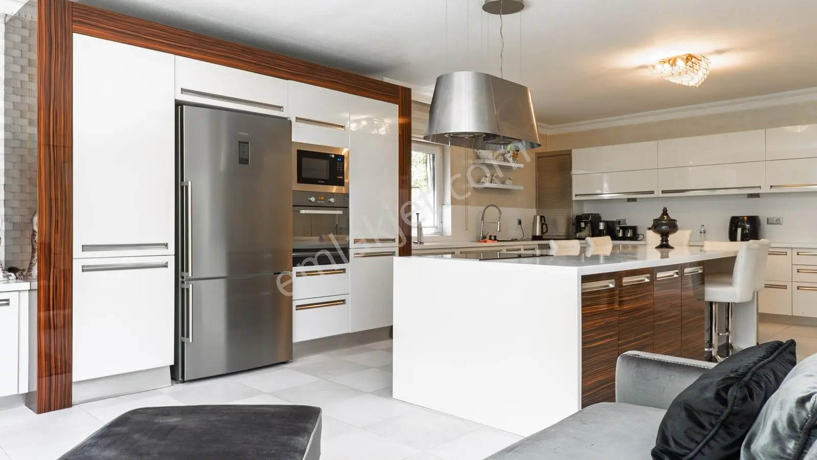 Beyler Caddesi Dostkent Sitesinde Şerefiyeli 6+2 Satılık Villa — fotoğraf 32