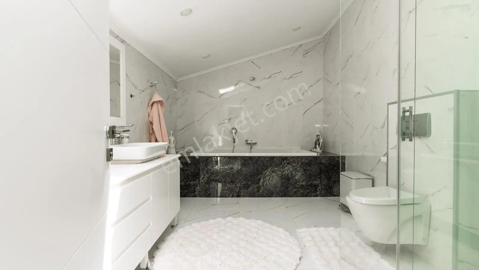 Beyler Caddesi Dostkent Sitesinde Şerefiyeli 6+2 Satılık Villa — fotoğraf 49