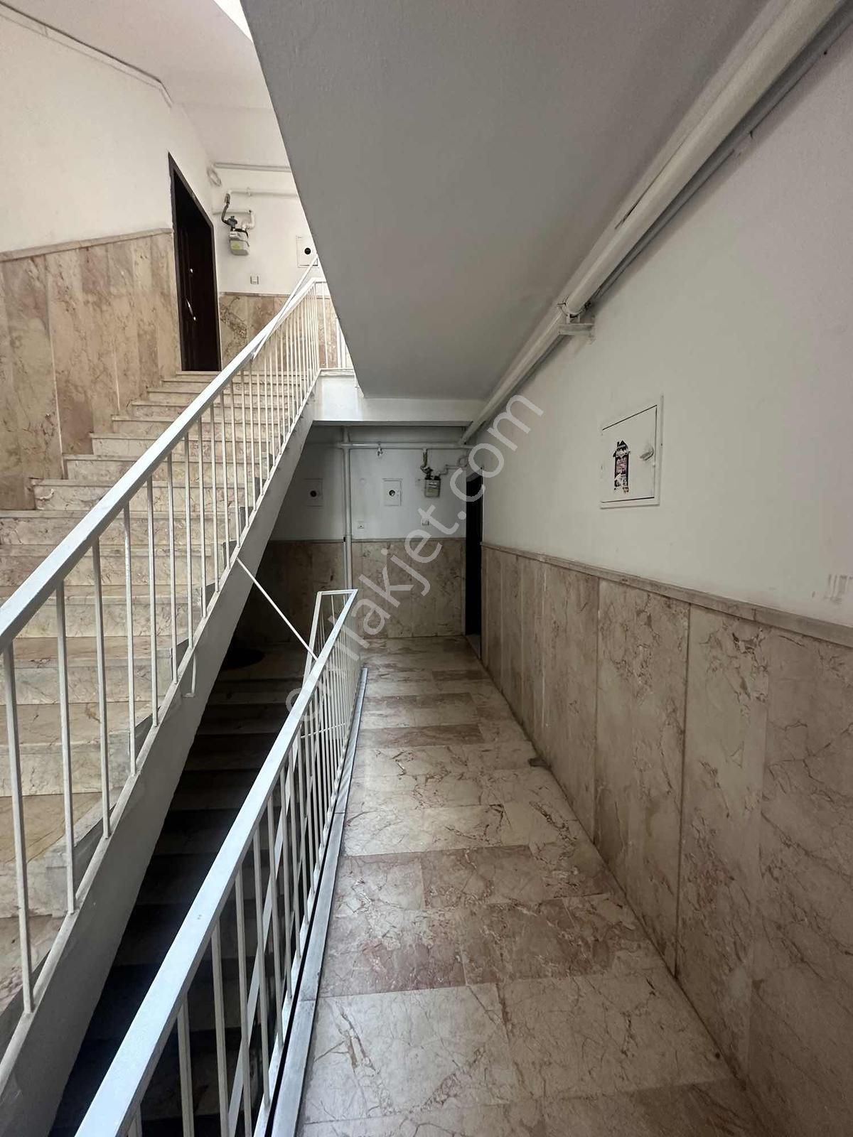Çankaya Gop Ulubey Sokak'ta Boş 3+1 Satılık Daire — fotoğraf 11