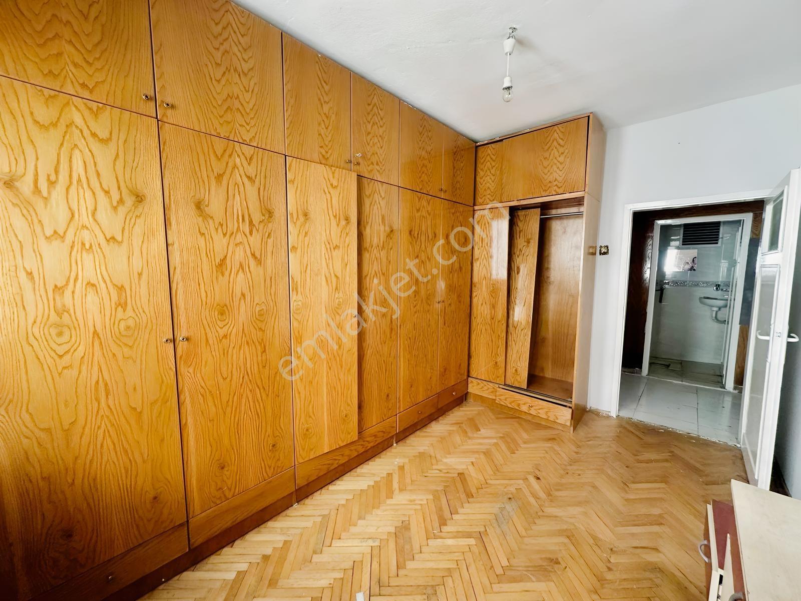 Çankaya Gop Ulubey Sokak'ta Boş 3+1 Satılık Daire — fotoğraf 15
