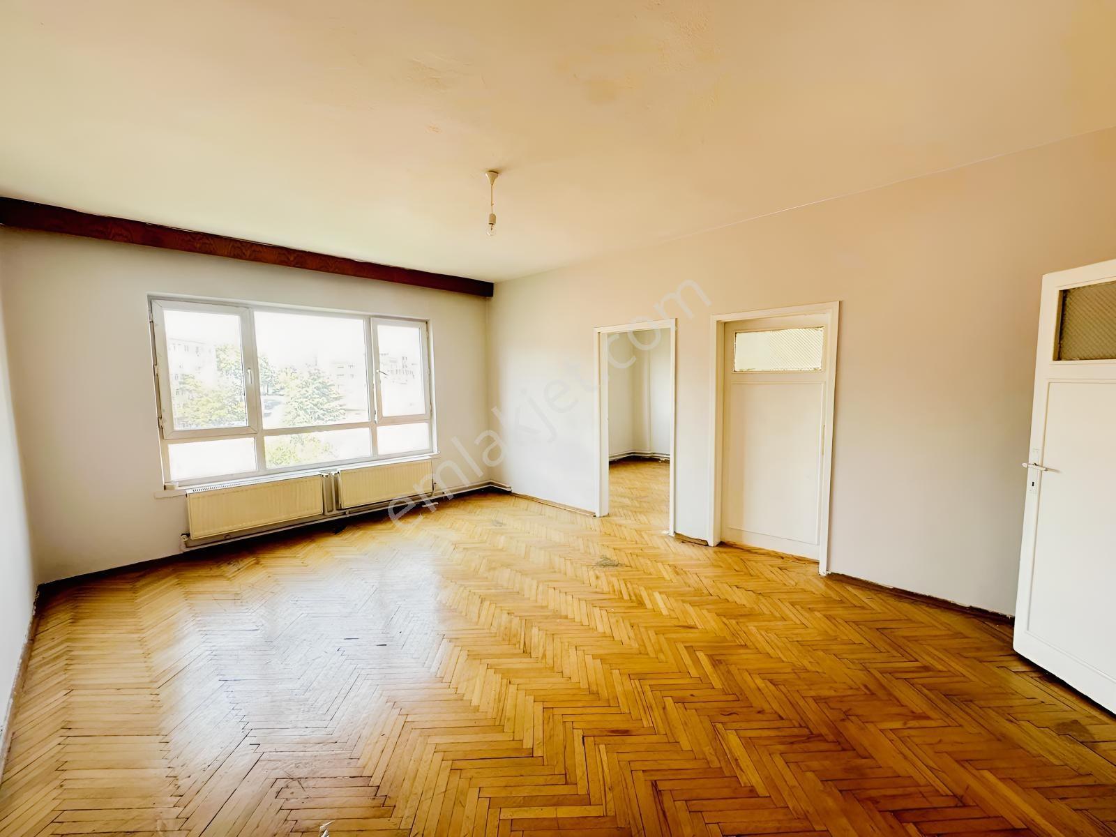 Çankaya Gop Ulubey Sokak'ta Boş 3+1 Satılık Daire — fotoğraf 22