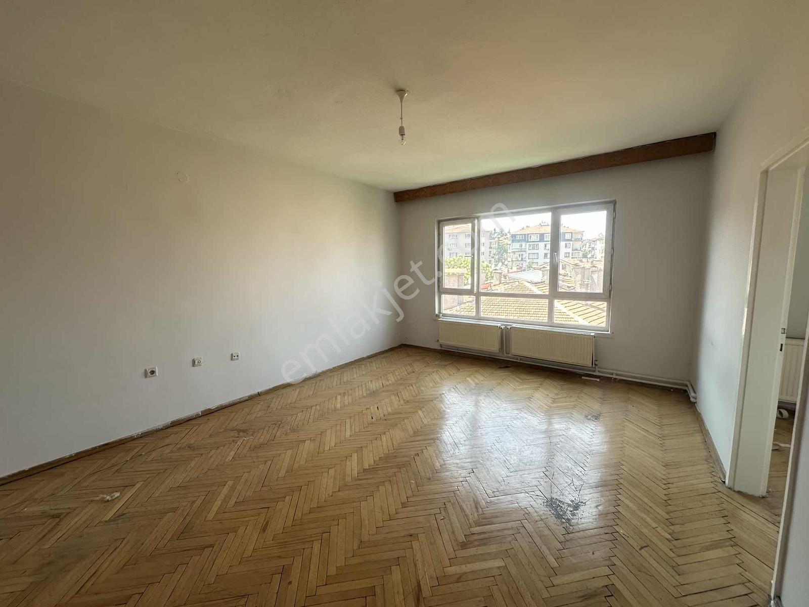 Çankaya Gop Ulubey Sokak'ta Boş 3+1 Satılık Daire — fotoğraf 25