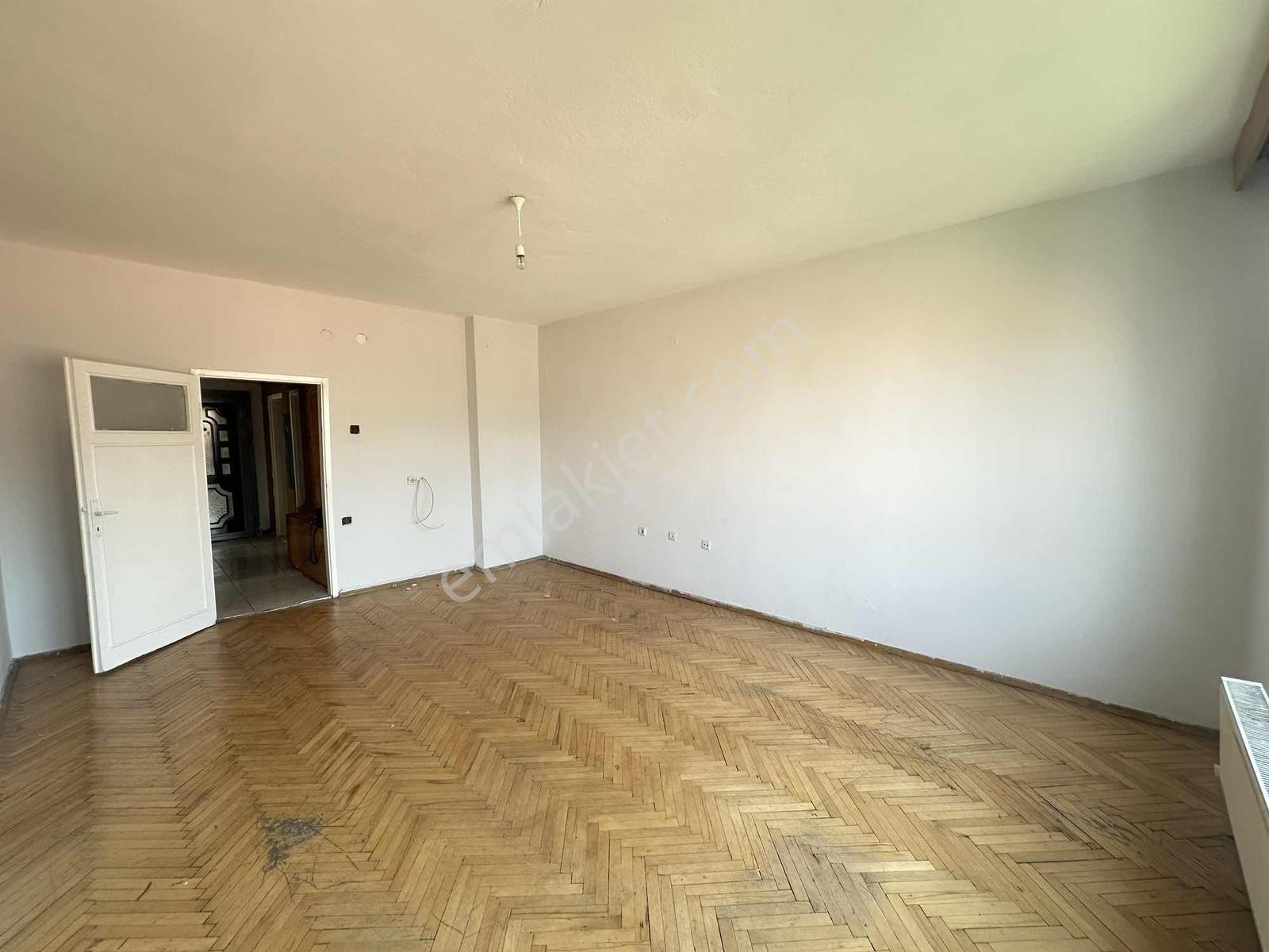 Çankaya Gop Ulubey Sokak'ta Boş 3+1 Satılık Daire — fotoğraf 26