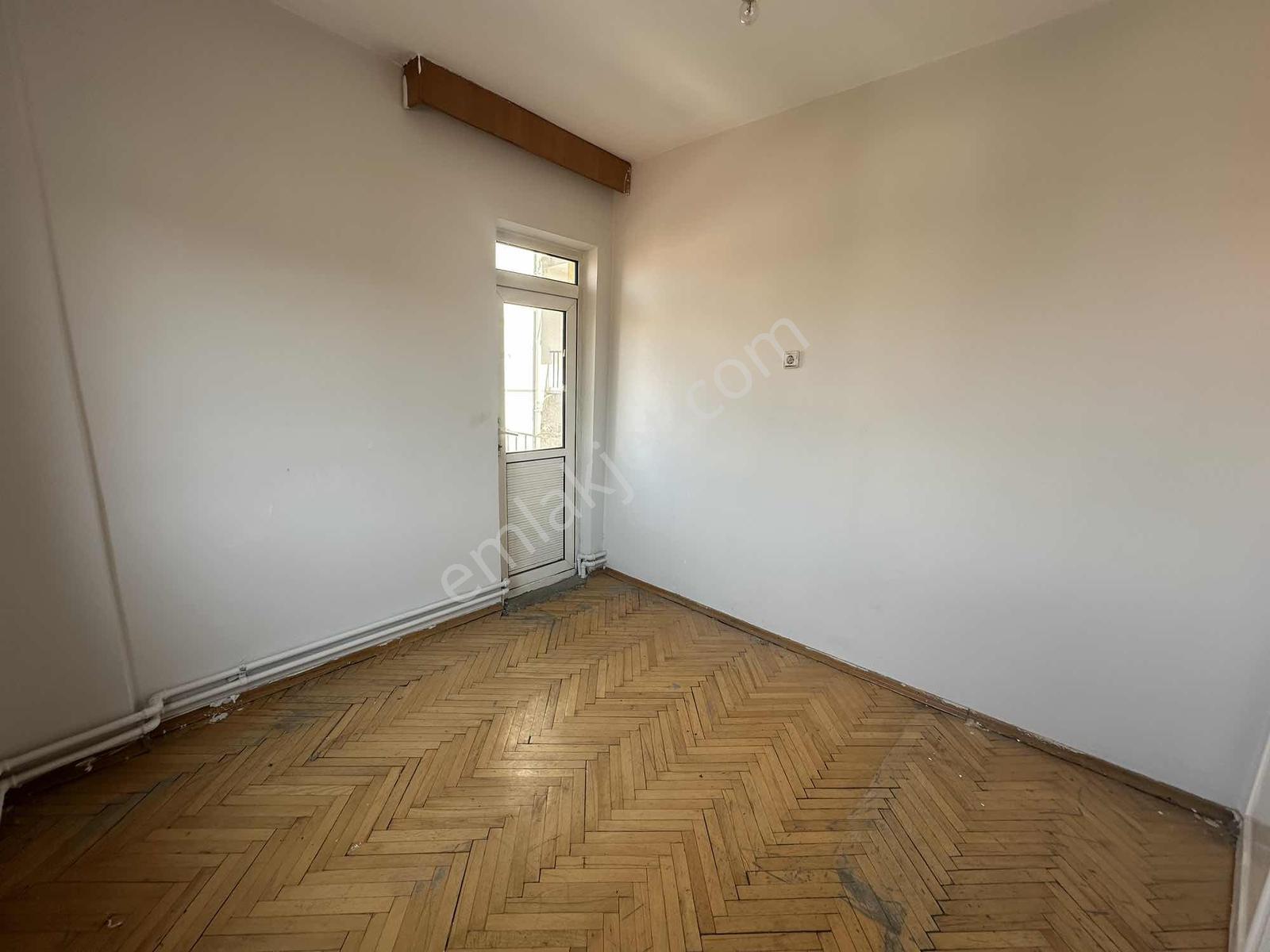 Çankaya Gop Ulubey Sokak'ta Boş 3+1 Satılık Daire — fotoğraf 28
