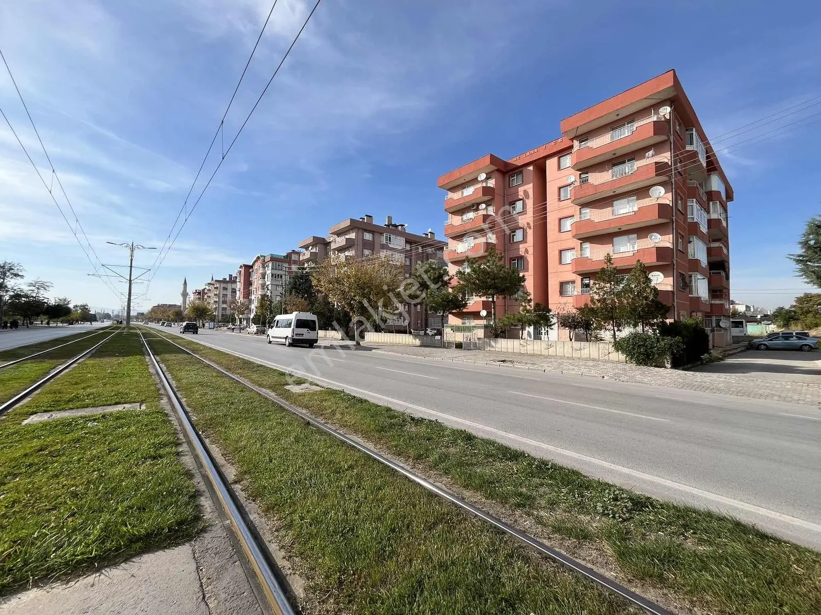 Aslanlı Kışla Cadde'sine Cephe 3+1 Satılık Hesaplı Daire — fotoğraf 3