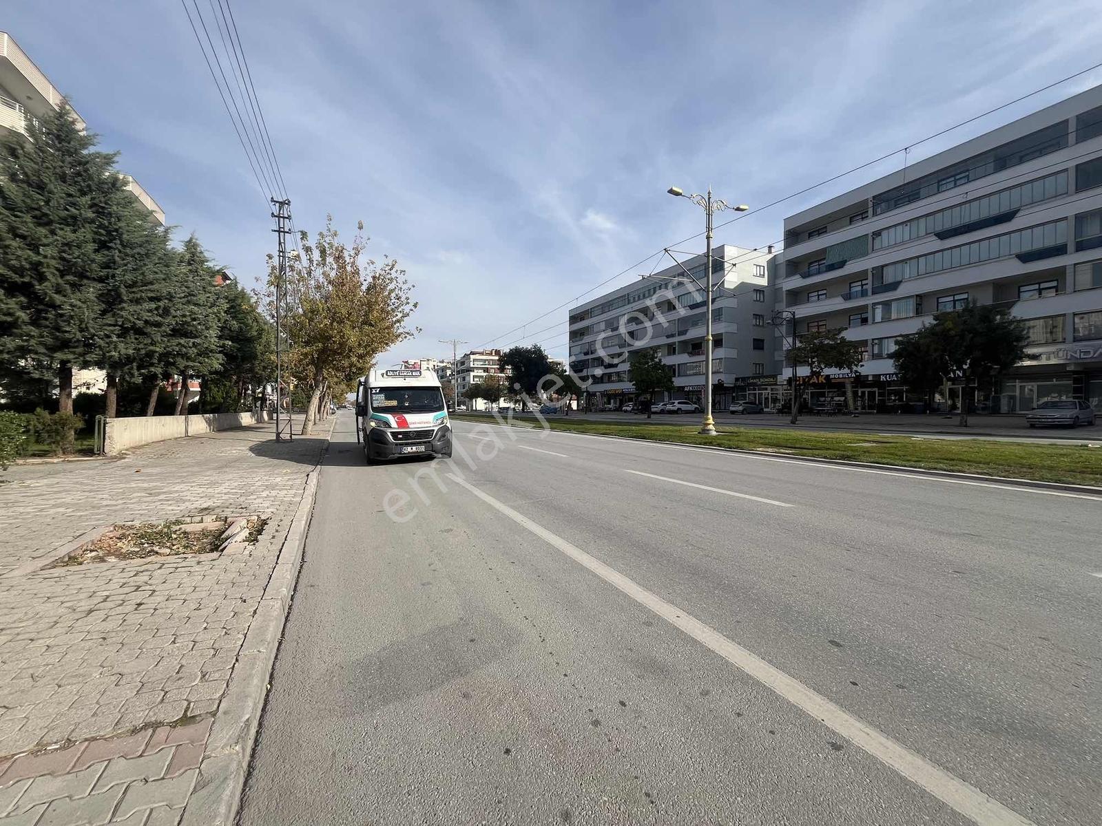 Aslanlı Kışla Cadde'sine Cephe 3+1 Satılık Hesaplı Daire — fotoğraf 7