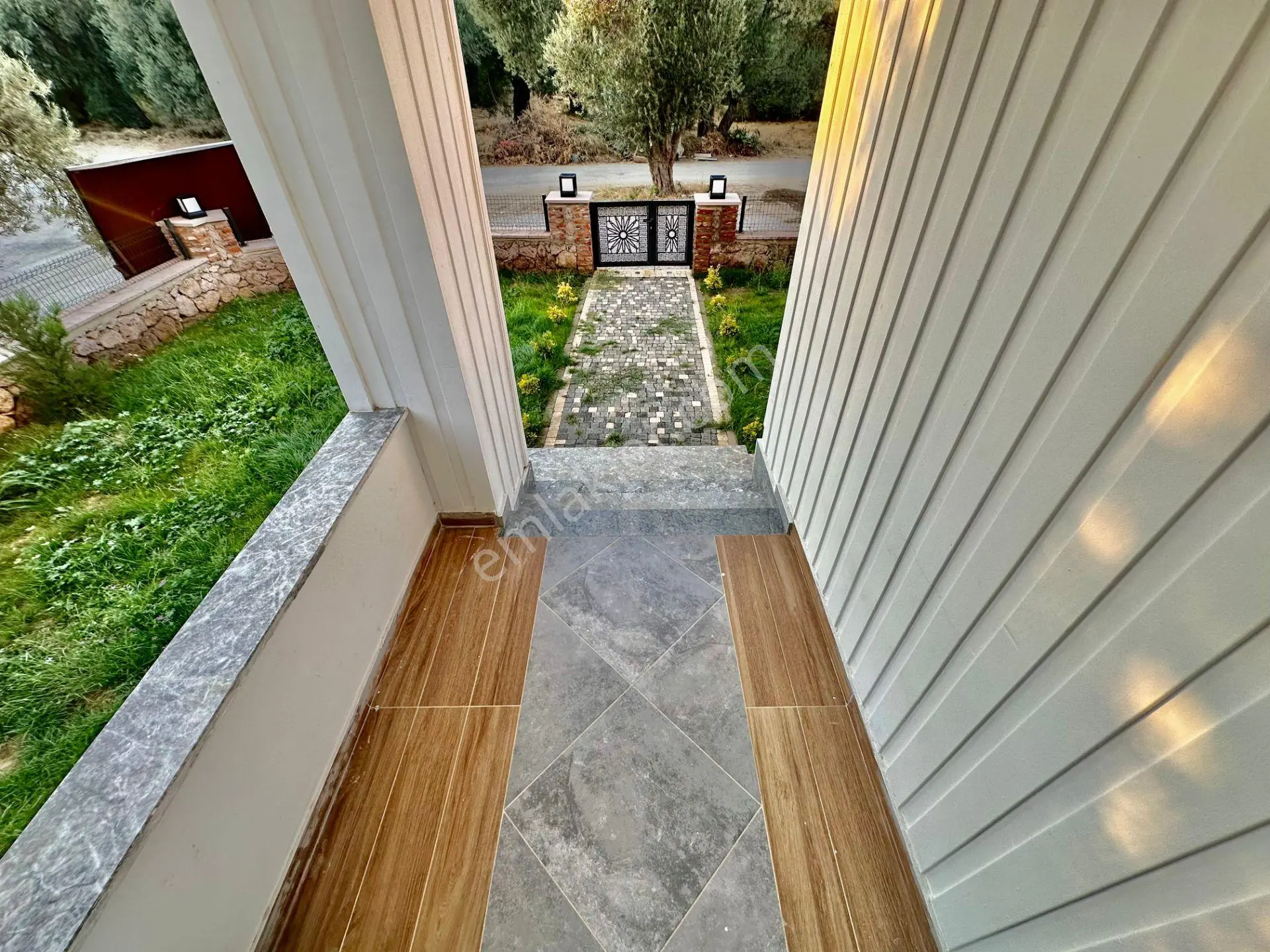 Ay Emlaktan Narlıda Kazdağları Eteklerinde Huzur Bulacağınız Denize 100 M Satılık 3+1 Villa — fotoğraf 4