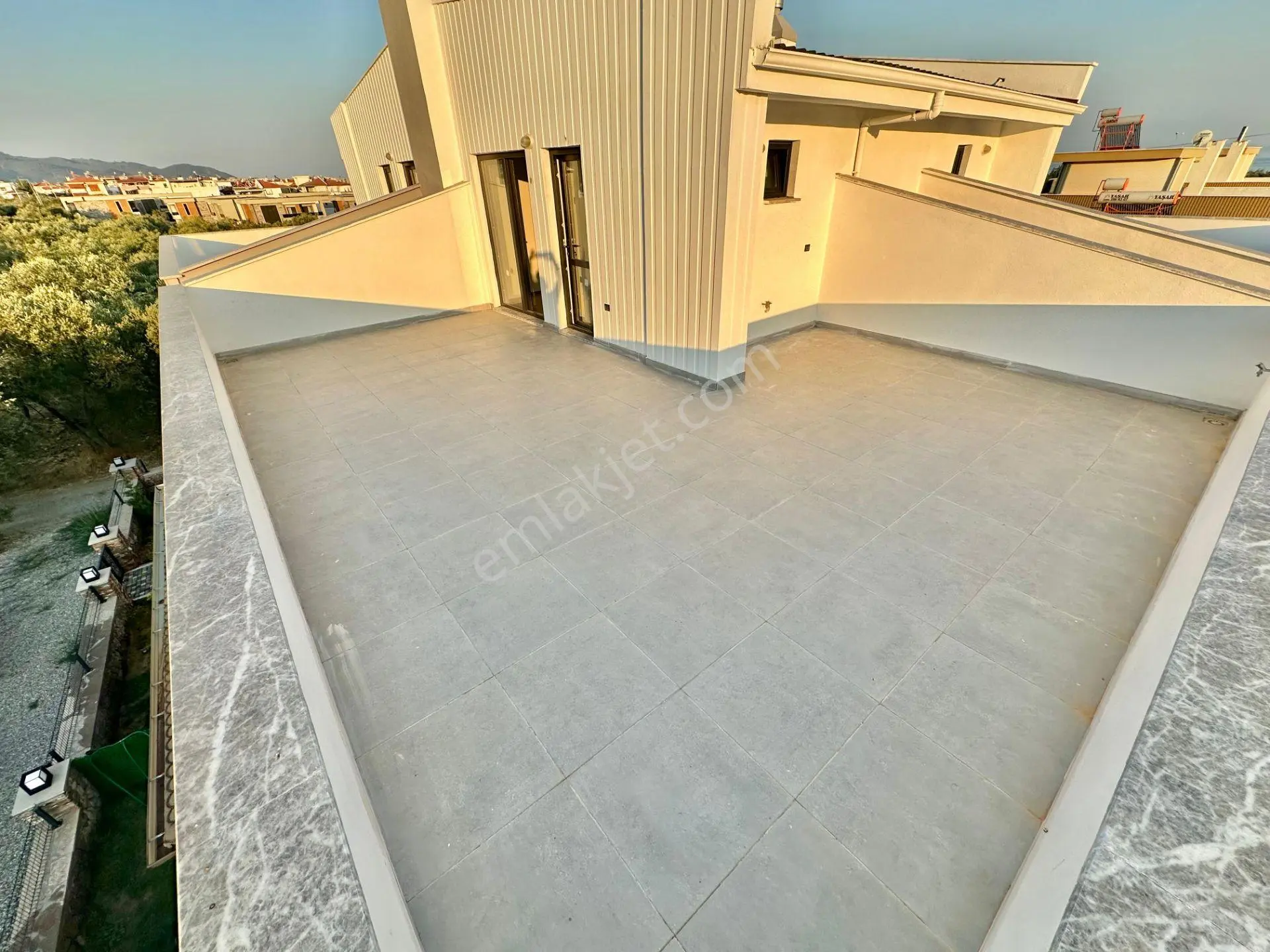 Ay Emlaktan Narlıda Kazdağları Eteklerinde Huzur Bulacağınız Denize 100 M Satılık 3+1 Villa — fotoğraf 5