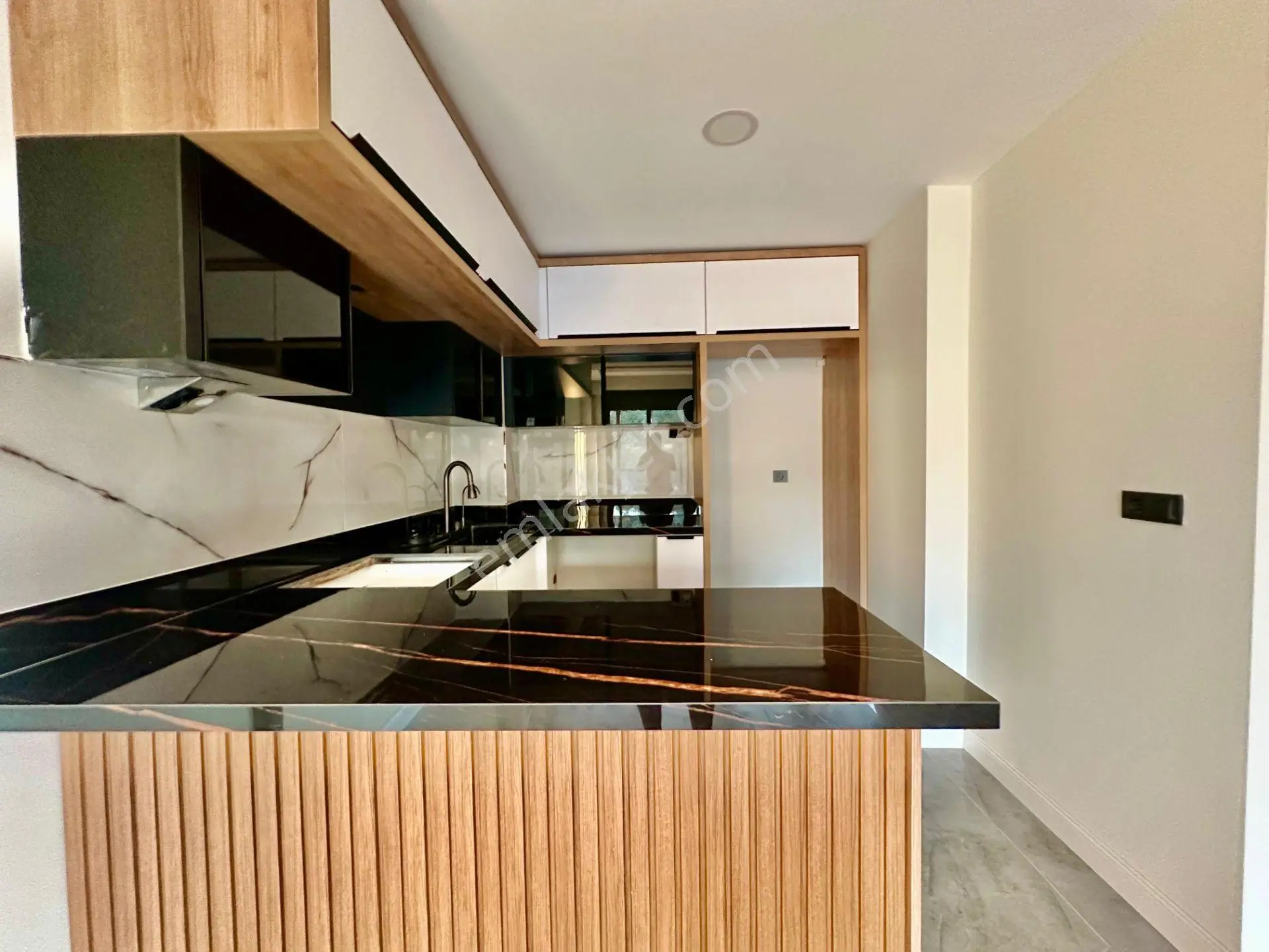 Ay Emlaktan Narlıda Kazdağları Eteklerinde Huzur Bulacağınız Denize 100 M Satılık 3+1 Villa — fotoğraf 9