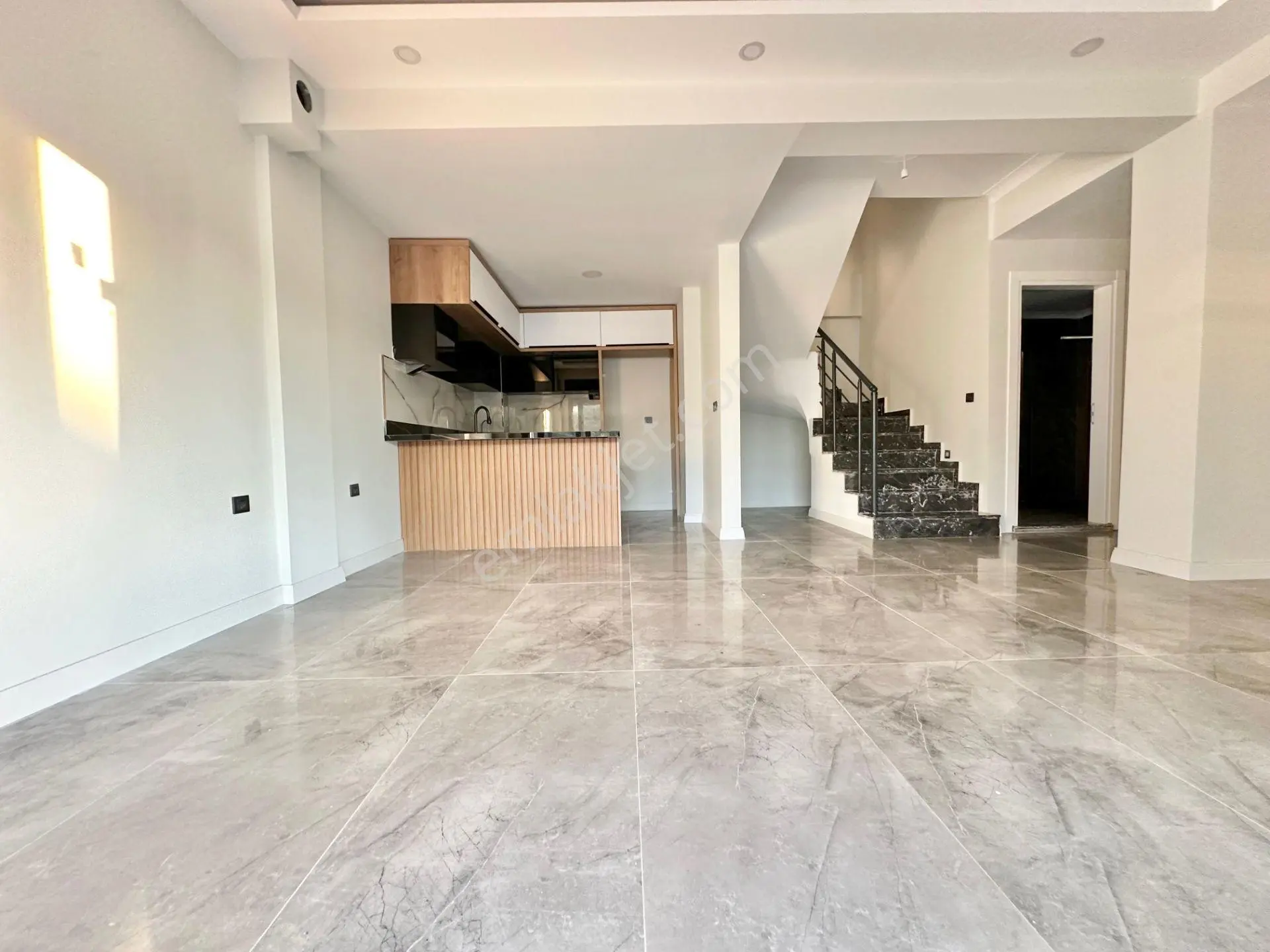 Ay Emlaktan Narlıda Kazdağları Eteklerinde Huzur Bulacağınız Denize 100 M Satılık 3+1 Villa — fotoğraf 10