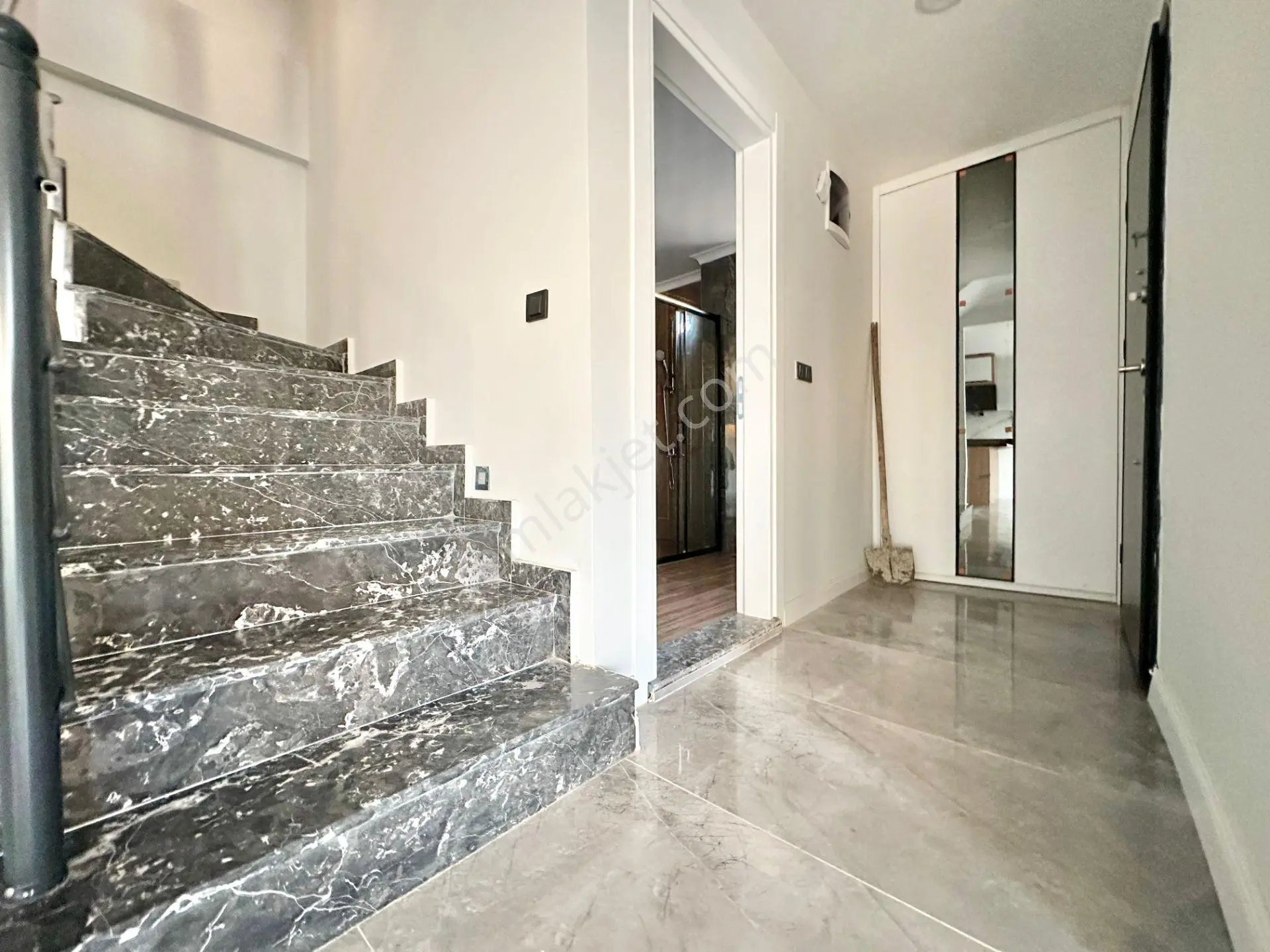 Ay Emlaktan Narlıda Kazdağları Eteklerinde Huzur Bulacağınız Denize 100 M Satılık 3+1 Villa — fotoğraf 12