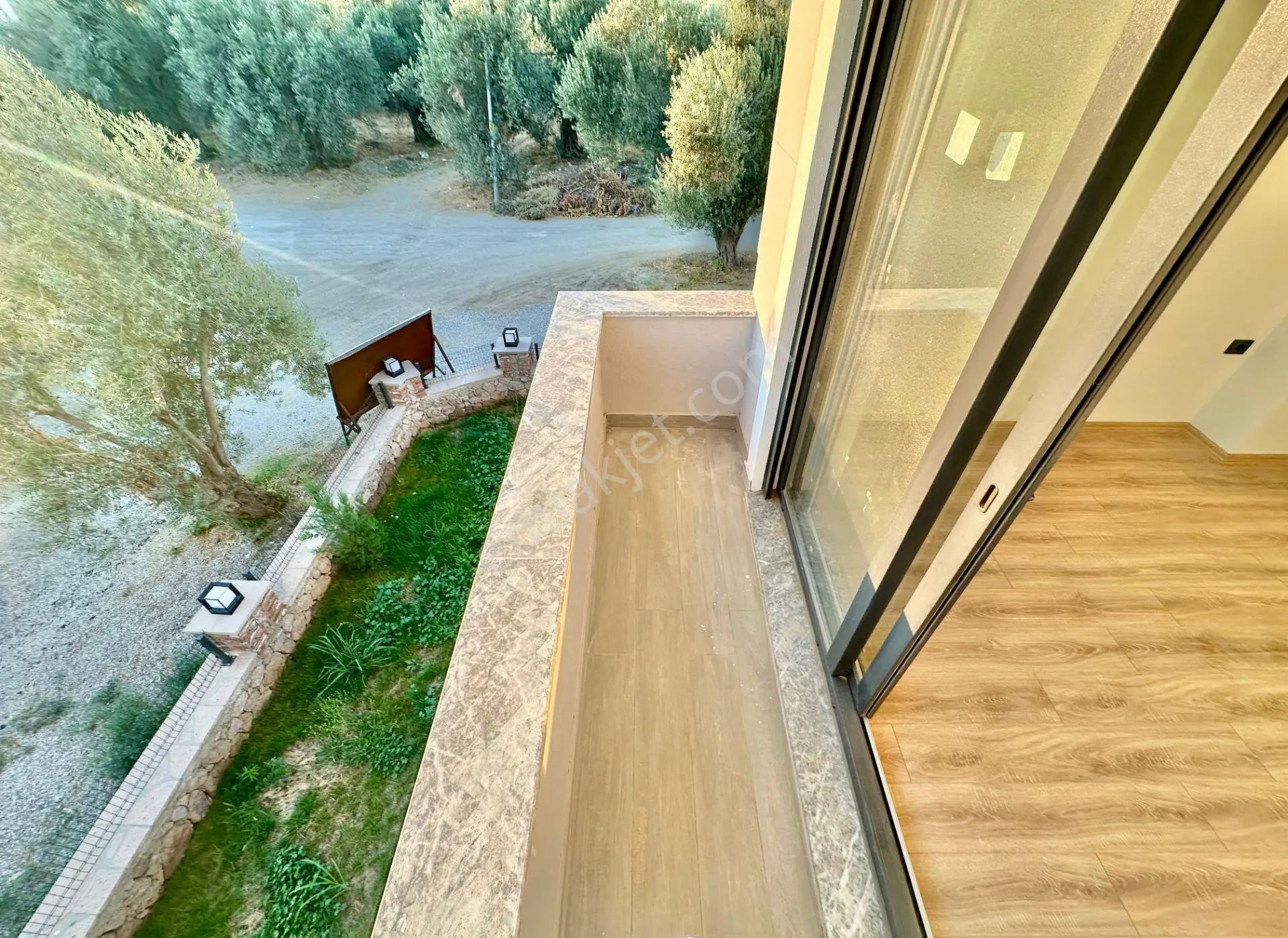 Ay Emlaktan Narlıda Kazdağları Eteklerinde Huzur Bulacağınız Denize 100 M Satılık 3+1 Villa — fotoğraf 28