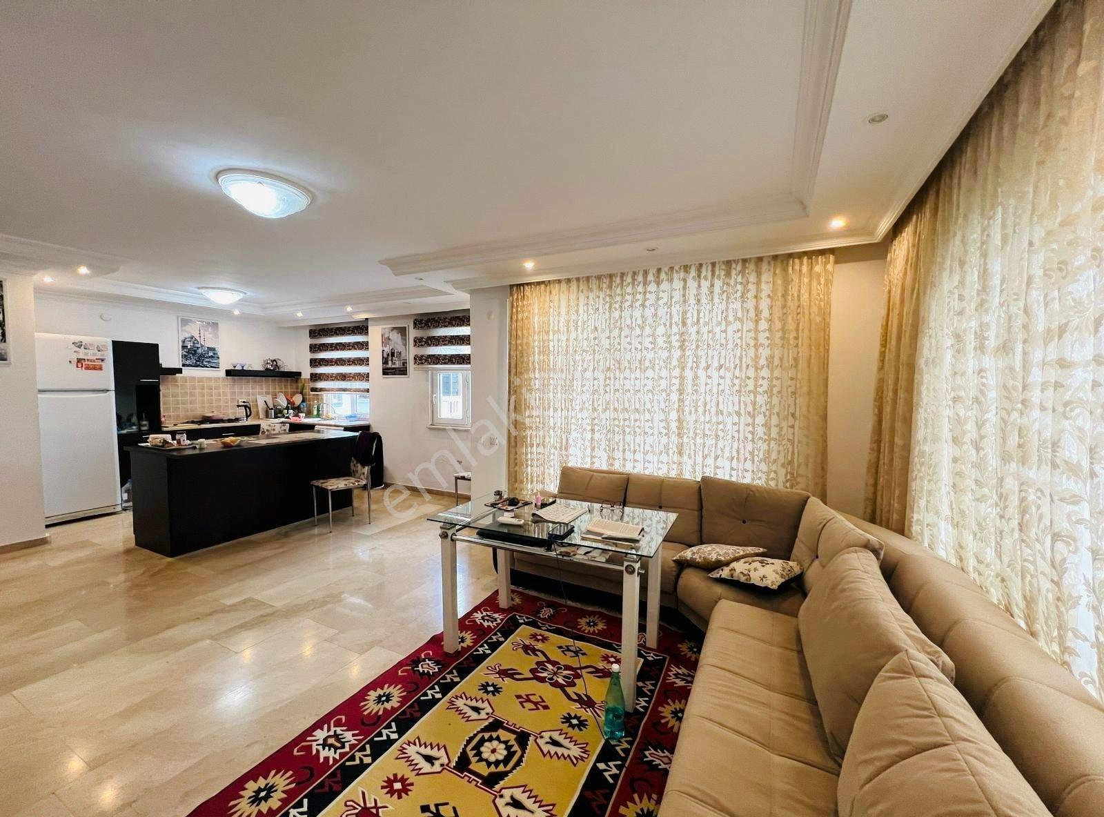 Alanya Tosmur’da Lüks Rezidansta Full Eşyalı 2+1 Satılık Daire — fotoğraf 3