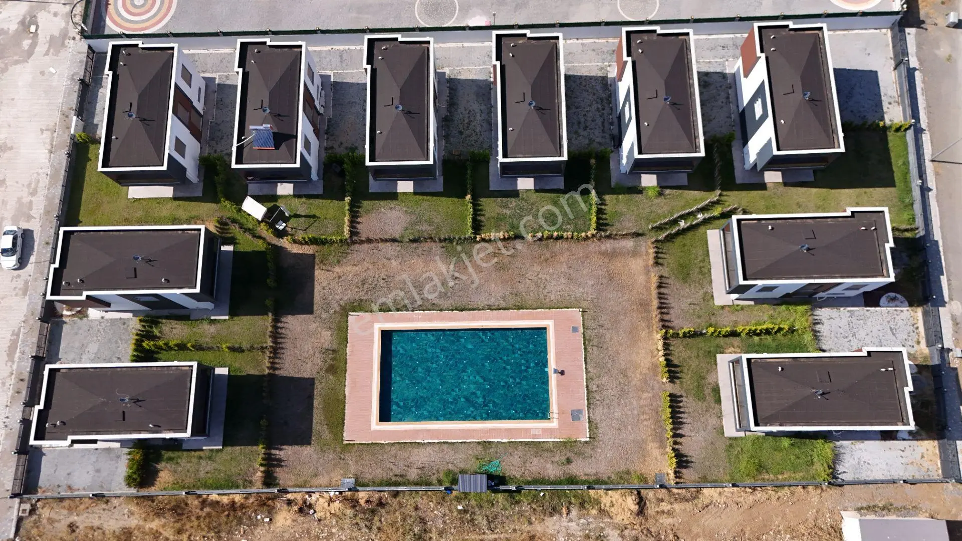 ꧁ay Emlaktan꧂güre'de Yolun Alt Tarafında Yüzme Havuzlu Denize Yakın Satılık 3+1 Lüks Müstakil Villa — fotoğraf 7