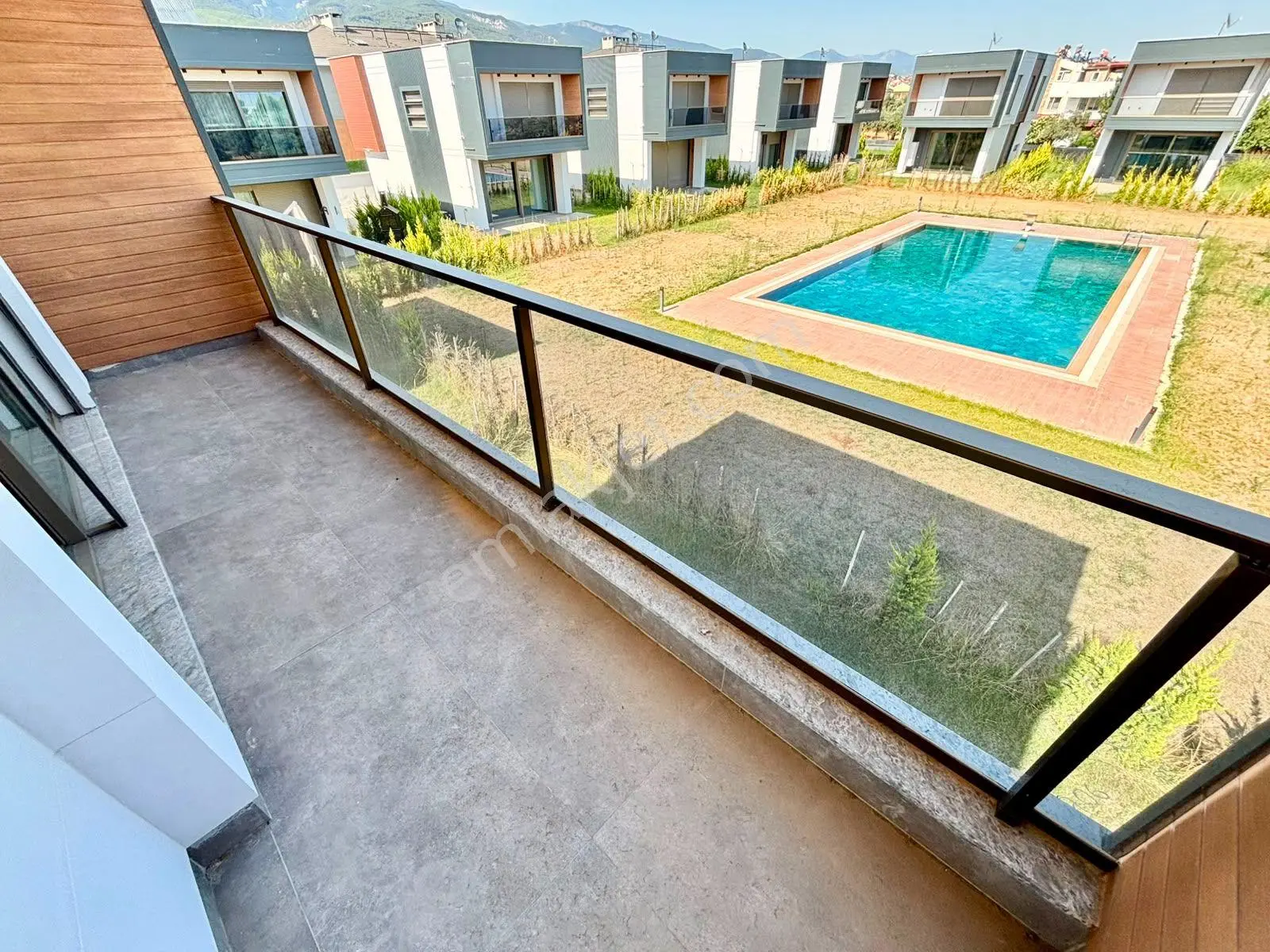 ꧁ay Emlaktan꧂güre'de Yolun Alt Tarafında Yüzme Havuzlu Denize Yakın Satılık 3+1 Lüks Müstakil Villa — fotoğraf 26