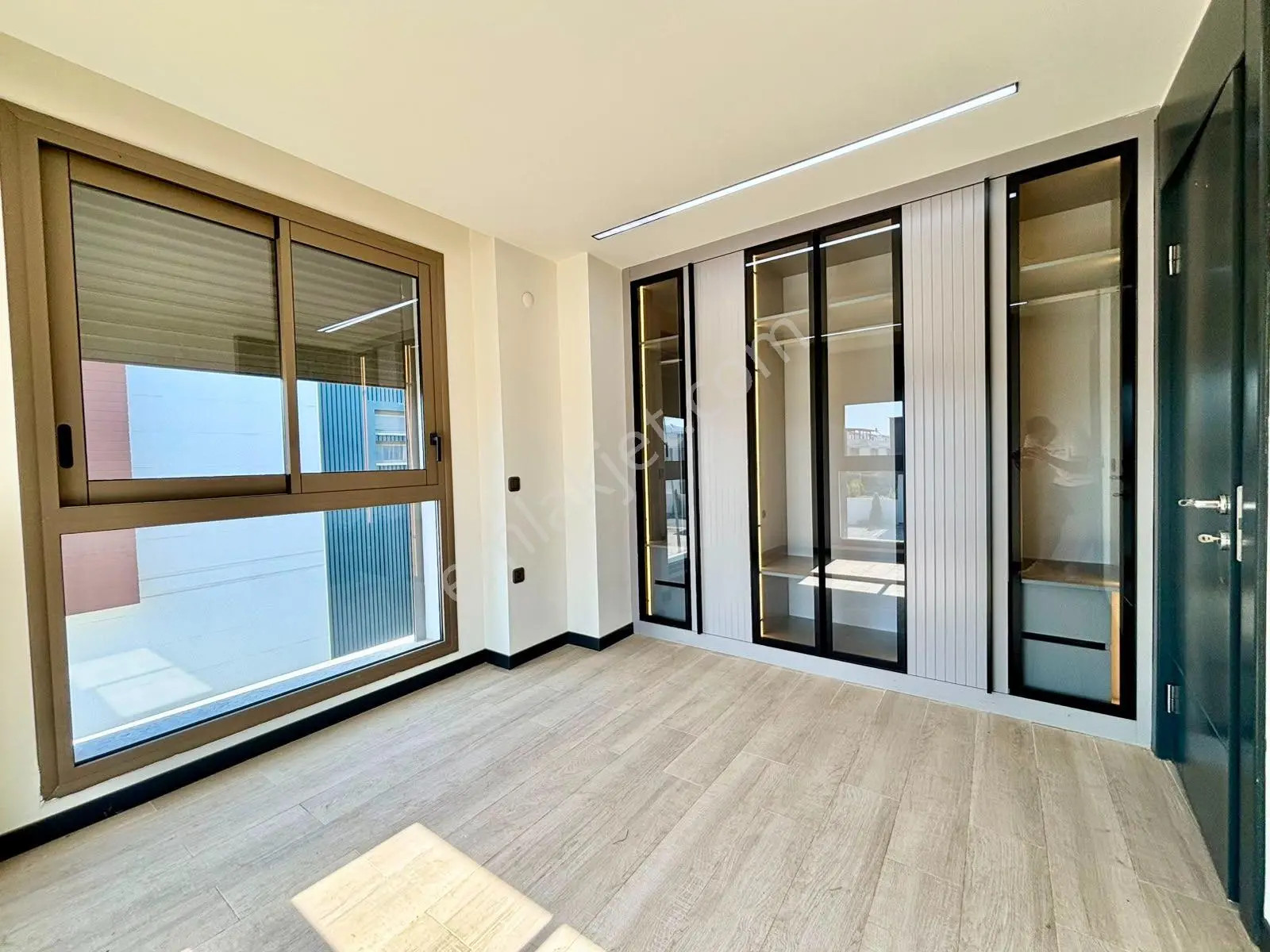 ꧁ay Emlaktan꧂güre'de Yolun Alt Tarafında Yüzme Havuzlu Denize Yakın Satılık 3+1 Lüks Müstakil Villa — fotoğraf 35