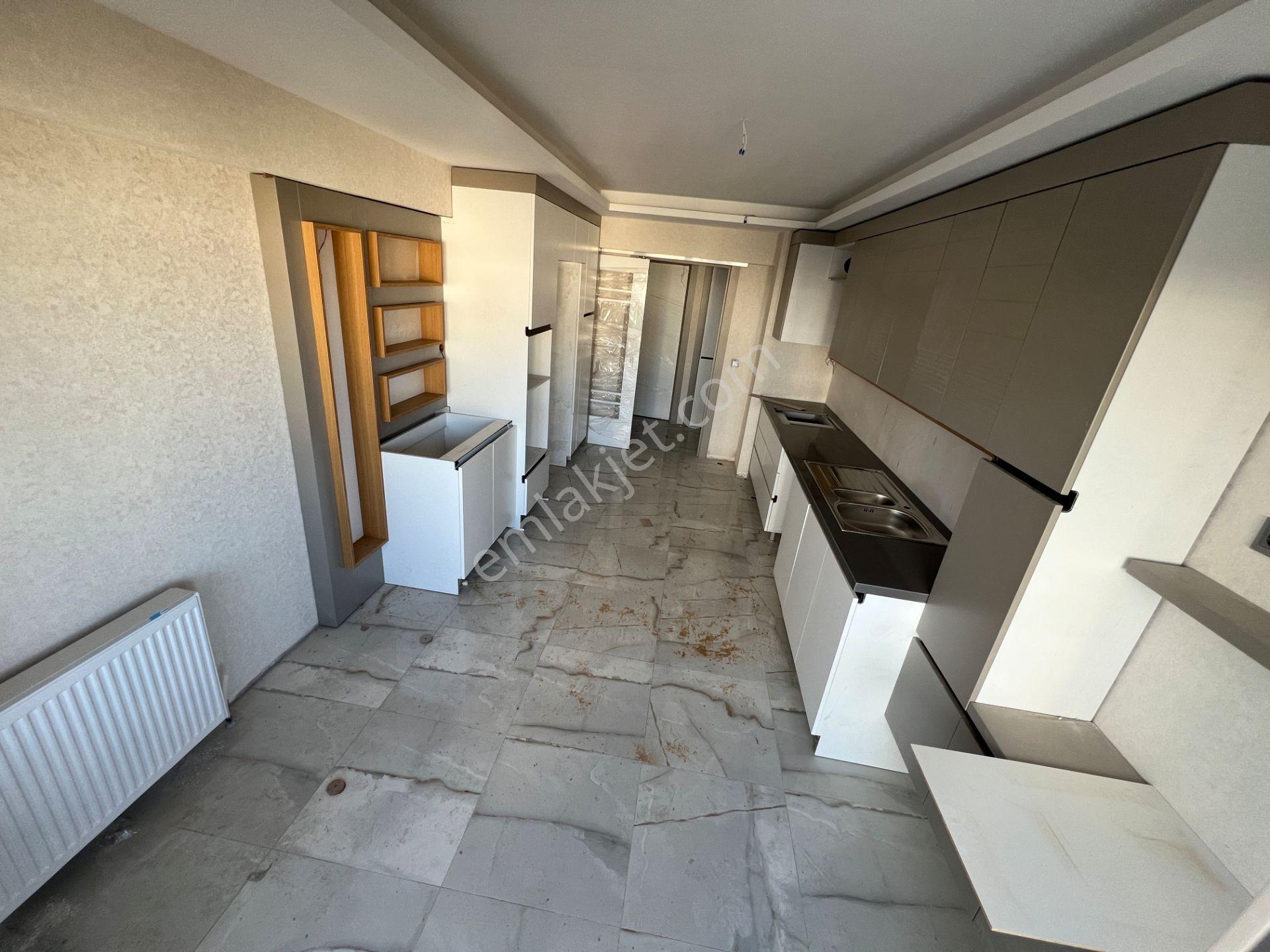 Sincan Törekent 6.arakat Sıfır Giyinme Odalı 4+1 Satılık Daire — fotoğraf 9