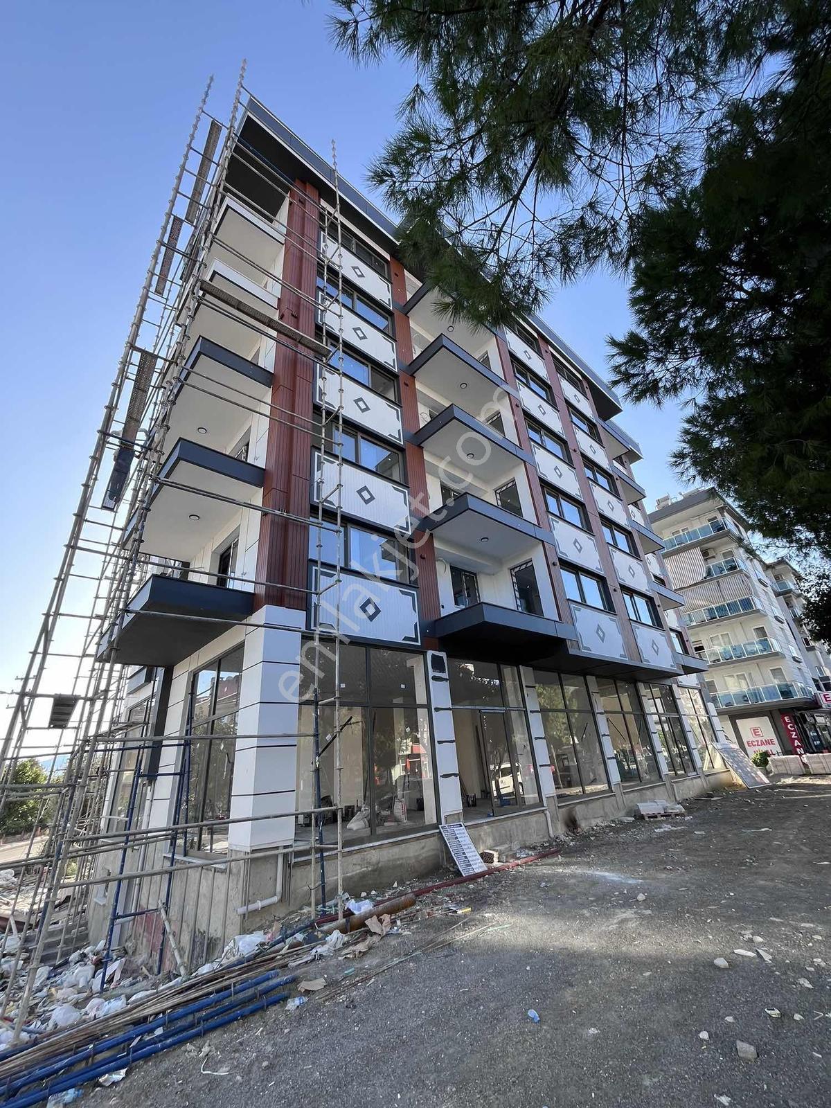 Atatürk Bulvarı Üzerinde Satılık 1+1 Daire