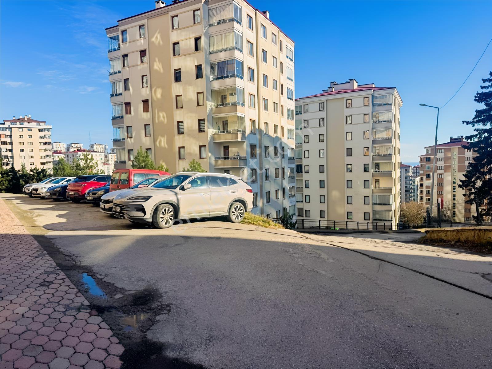 Redstone Şana Dan Çukurçayırda Merkezi Noktada Üç Cepheli 4+1 — fotoğraf 3