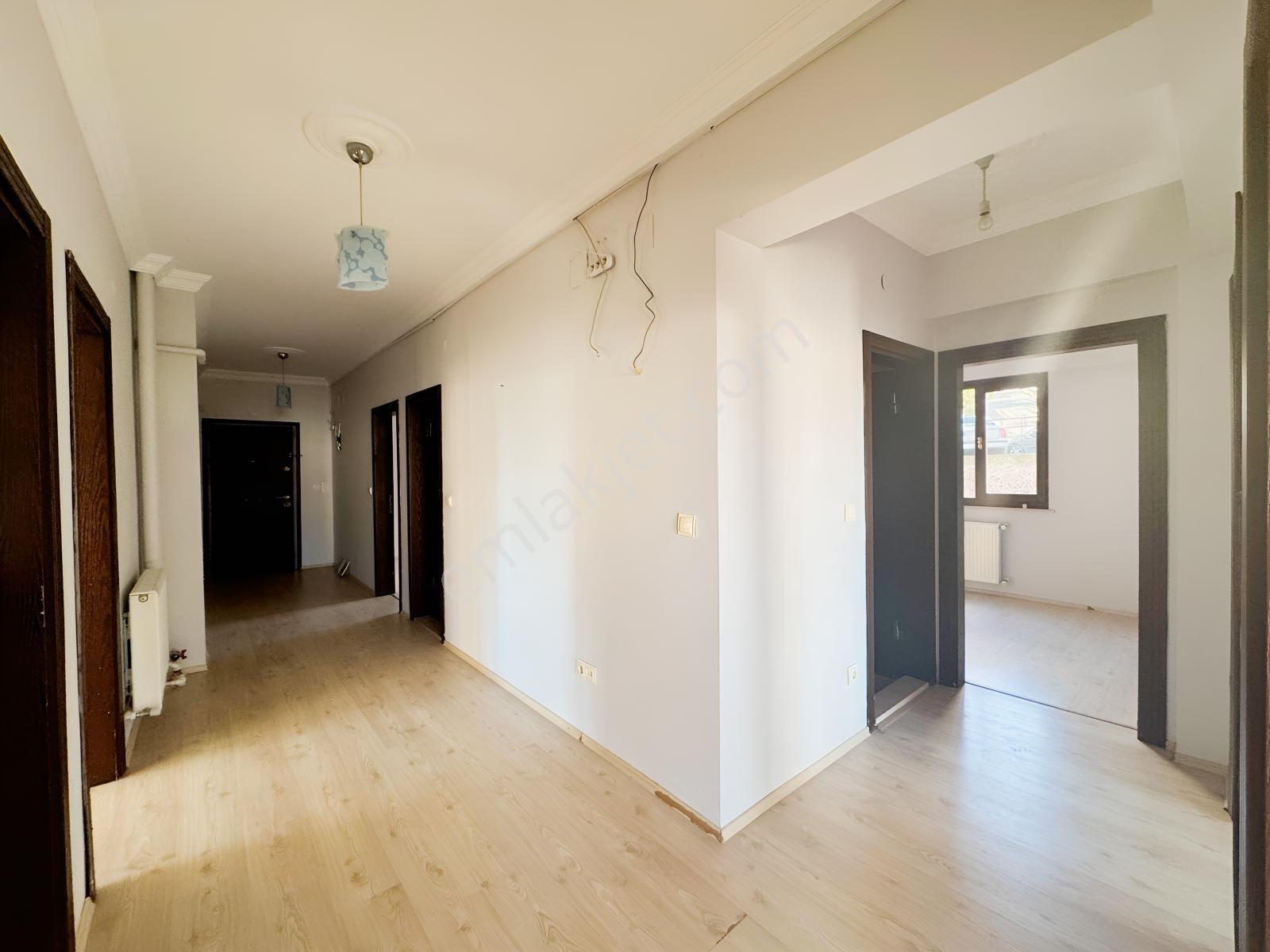 Redstone Şana Dan Çukurçayırda Merkezi Noktada Üç Cepheli 4+1 — fotoğraf 7