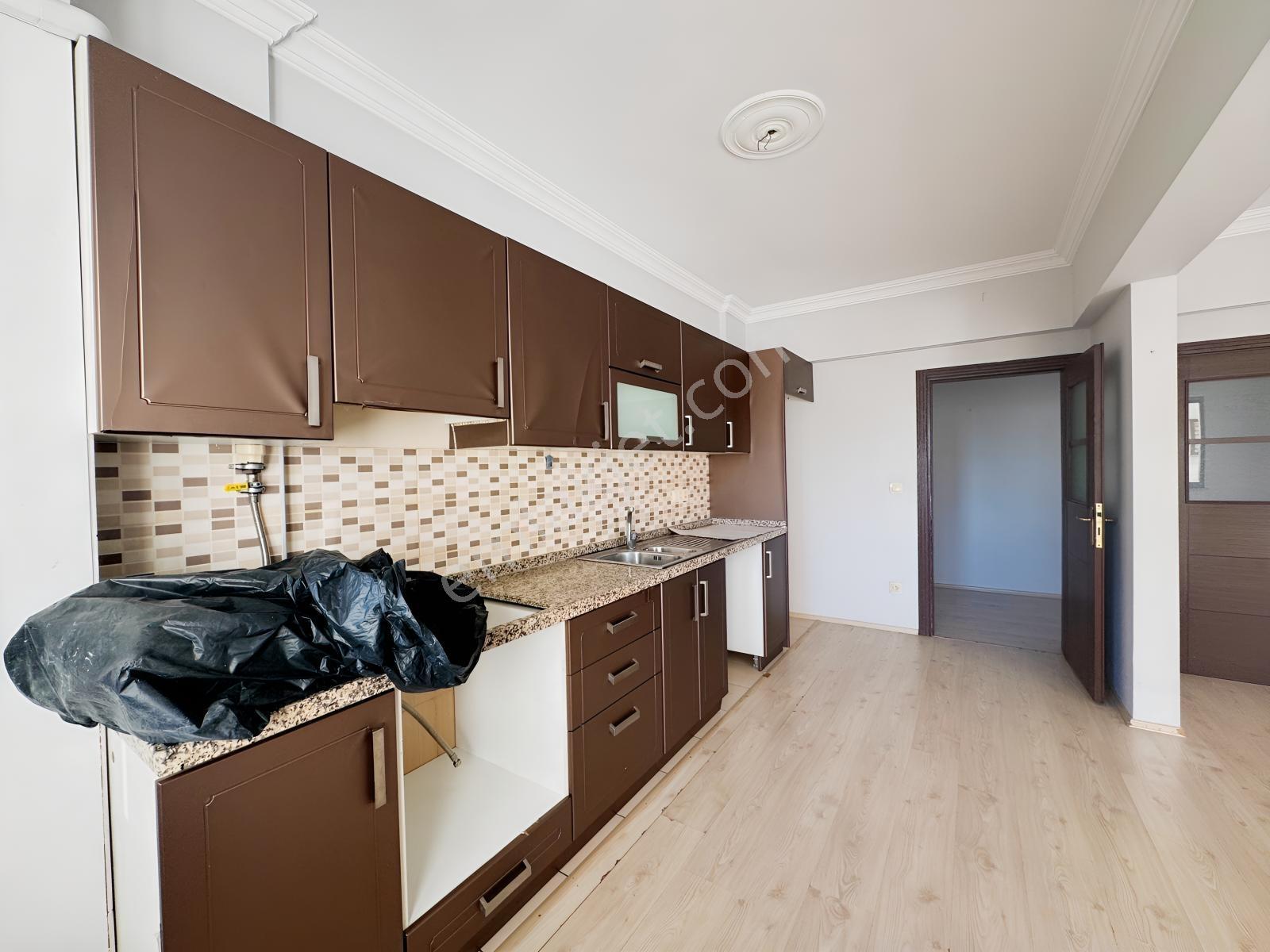 Redstone Şana Dan Çukurçayırda Merkezi Noktada Üç Cepheli 4+1 — fotoğraf 14