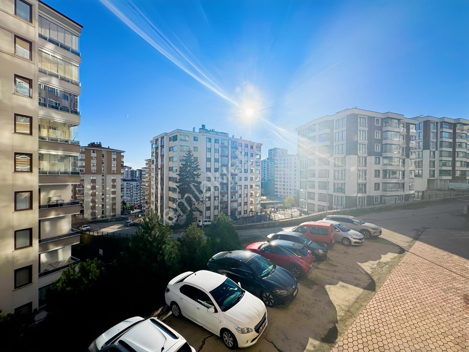 Redstone Şana Dan Çukurçayırda Merkezi Noktada Üç Cepheli 4+1 — fotoğraf 17