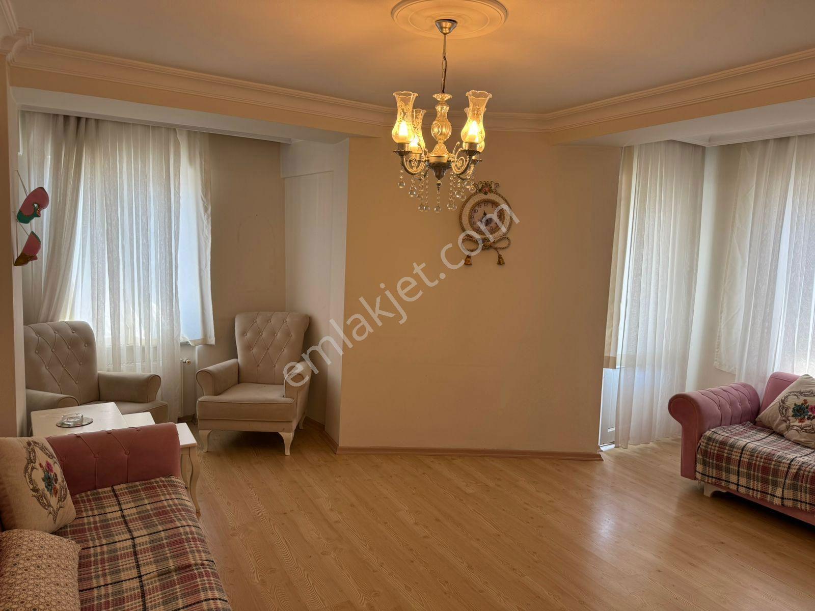 Bahçelıevler Yenıbosna Mahmutbey Cad. Üzerınde 90m2 Asansörlü — fotoğraf 2