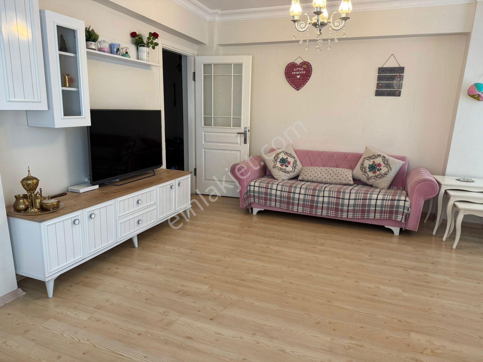 Bahçelıevler Yenıbosna Mahmutbey Cad. Üzerınde 90m2 Asansörlü — fotoğraf 3