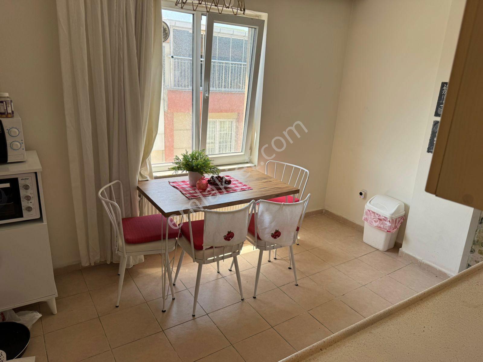 Bahçelıevler Yenıbosna Mahmutbey Cad. Üzerınde 90m2 Asansörlü — fotoğraf 4