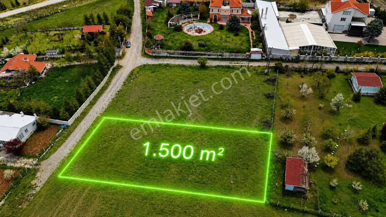 Bahçelievler'De 1500 M² Satılık Villa Arsası