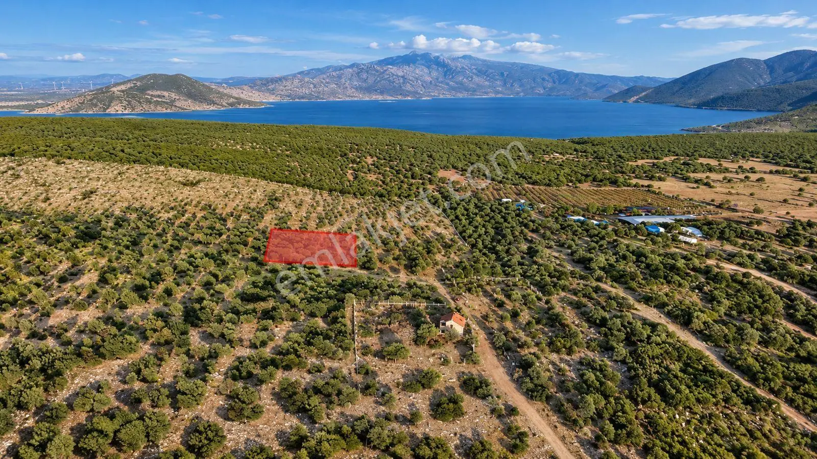 Didim Akyeniköy'de 738 M2 İmarlı Satılık Villa Arsası — fotoğraf 2