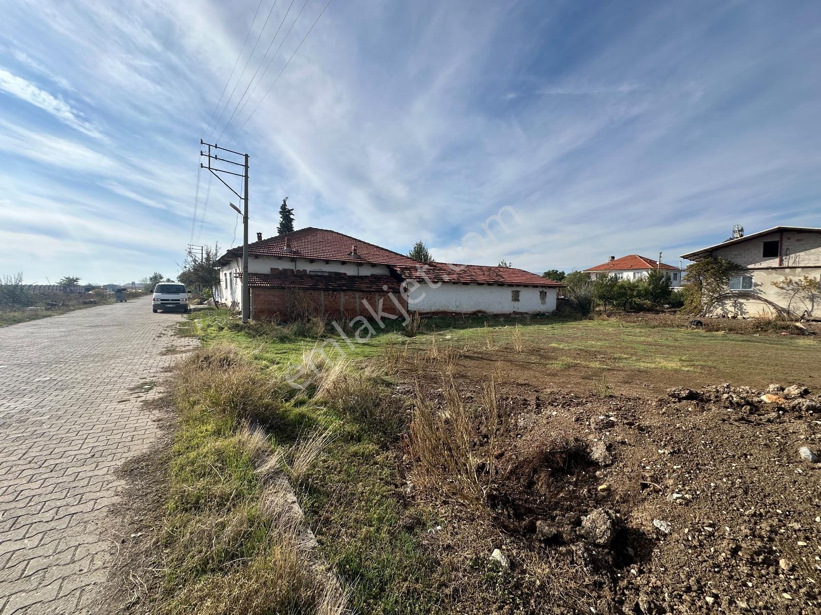 Yassıhüyük'te Geleceğinizi İnşa Etmek İsterseniz Yatırımlık Arsa — fotoğraf 2