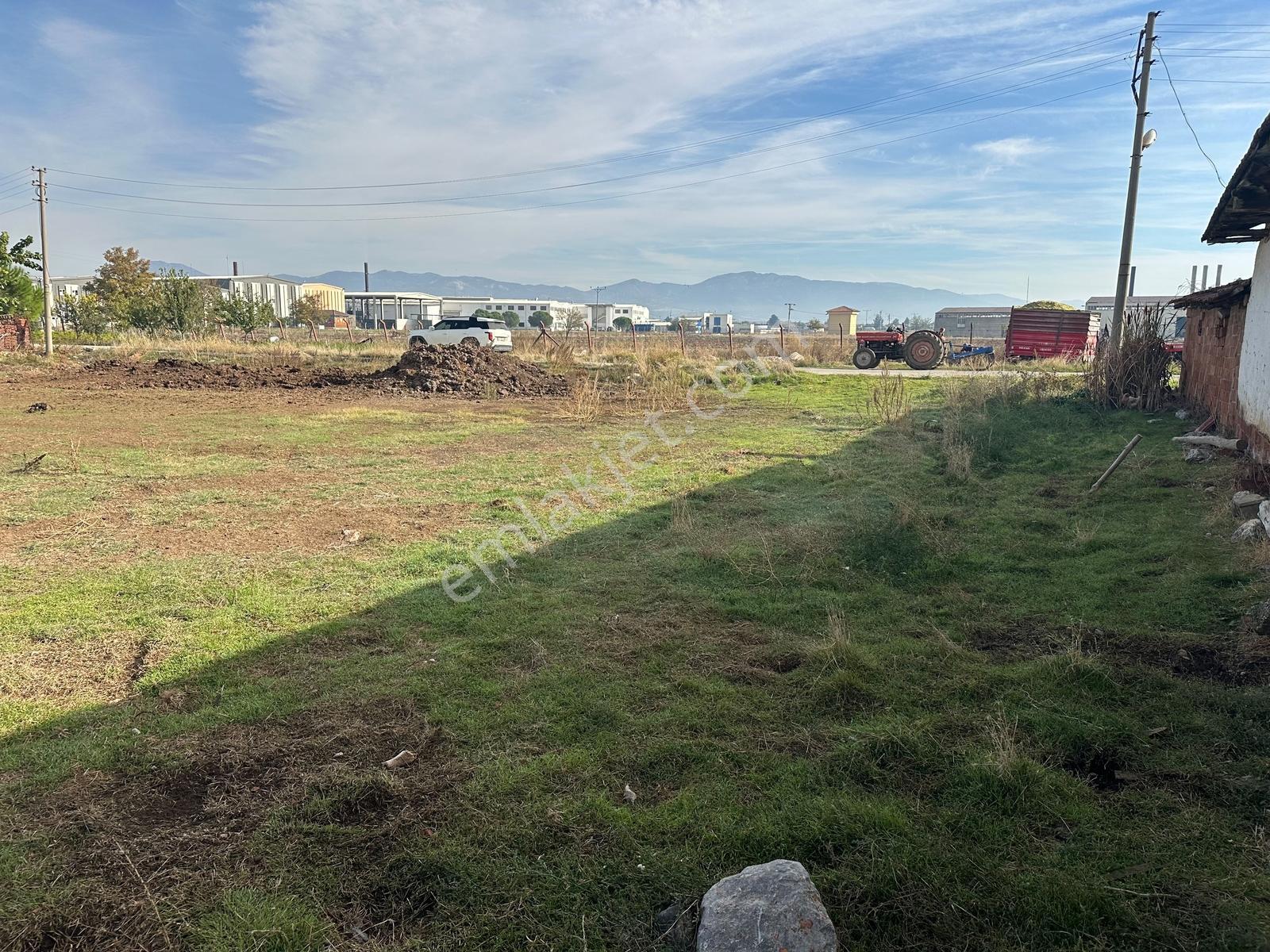 Yassıhüyük'te Geleceğinizi İnşa Etmek İsterseniz Yatırımlık Arsa — fotoğraf 3