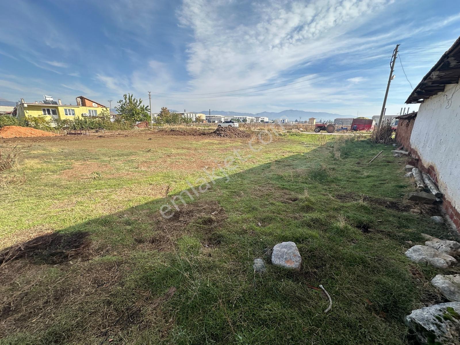 Yassıhüyük'te Geleceğinizi İnşa Etmek İsterseniz Yatırımlık Arsa — fotoğraf 4